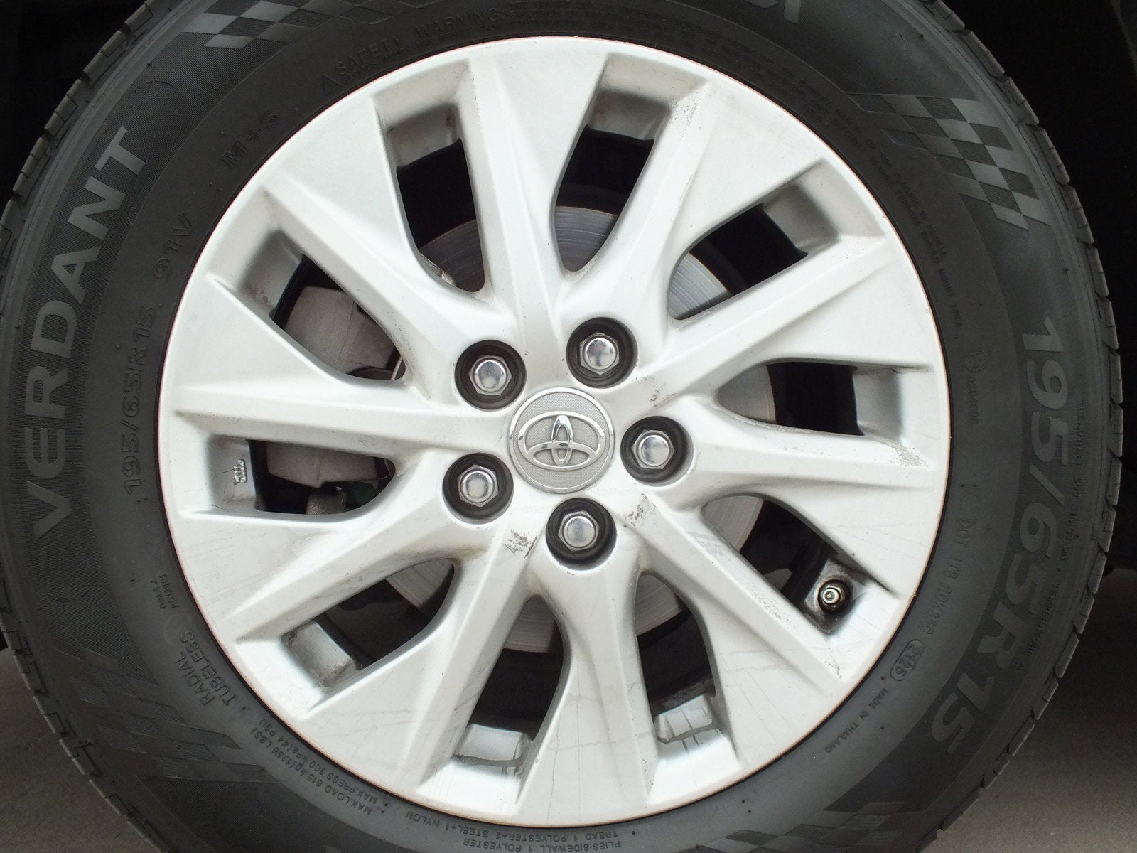 2014 Toyota Prius Plug-In Base *CLEAN CARFAX!*