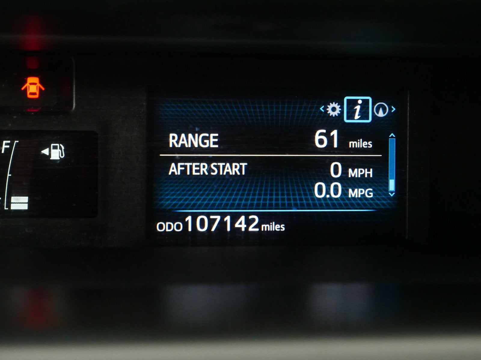 2017 Toyota Prius v Four *1-OWNER*