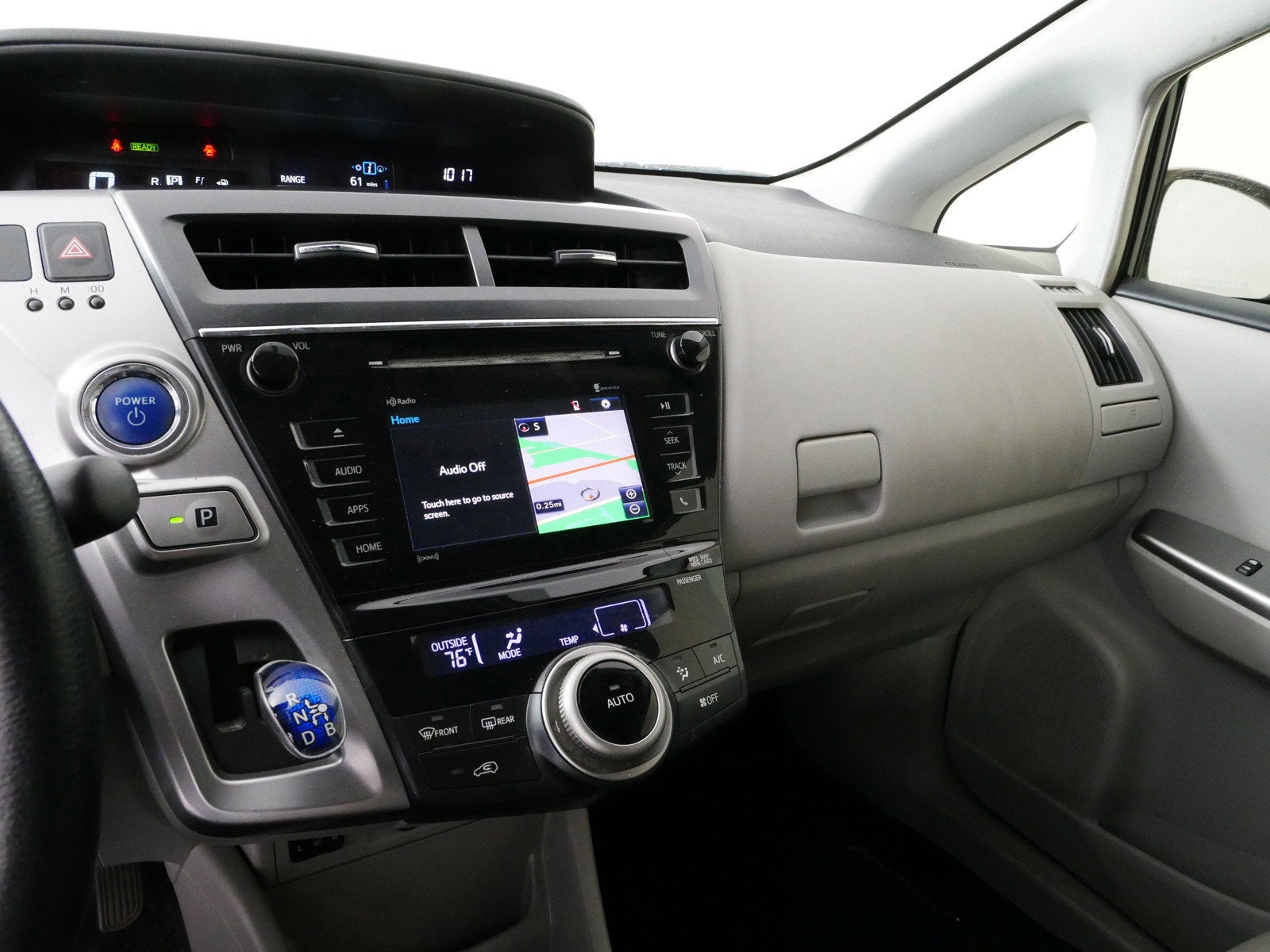 2017 Toyota Prius v Four *1-OWNER*