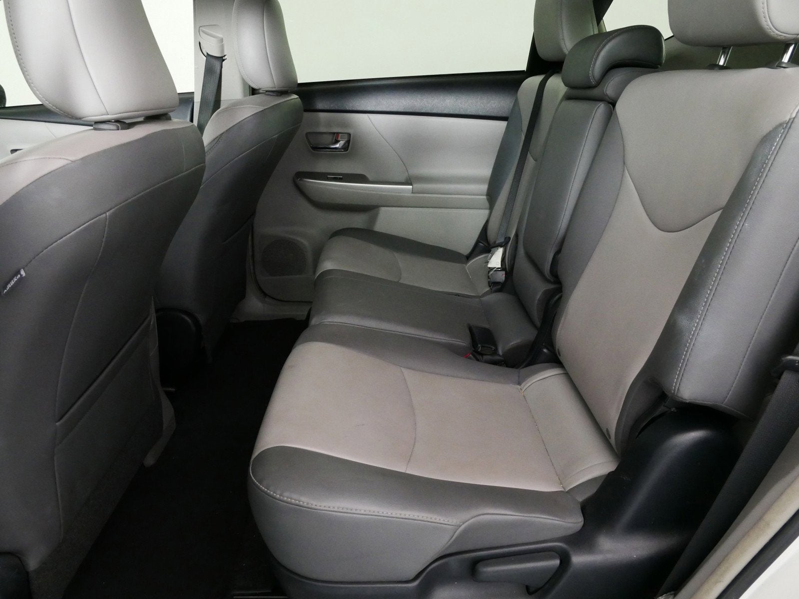 2017 Toyota Prius v Four *1-OWNER*