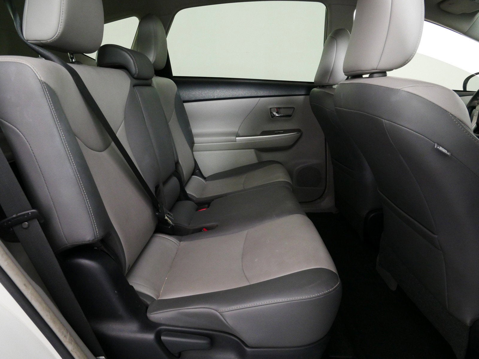 2017 Toyota Prius v Four *1-OWNER*
