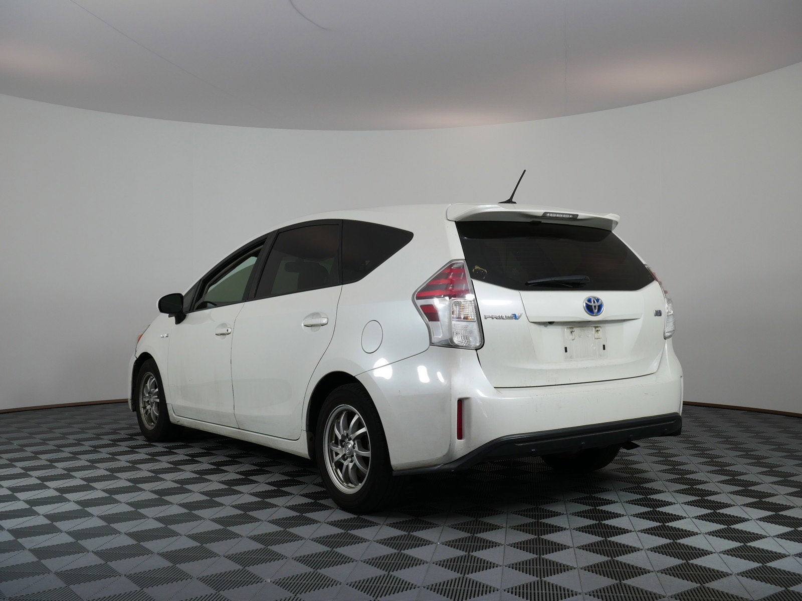 2017 Toyota Prius v Four *1-OWNER*