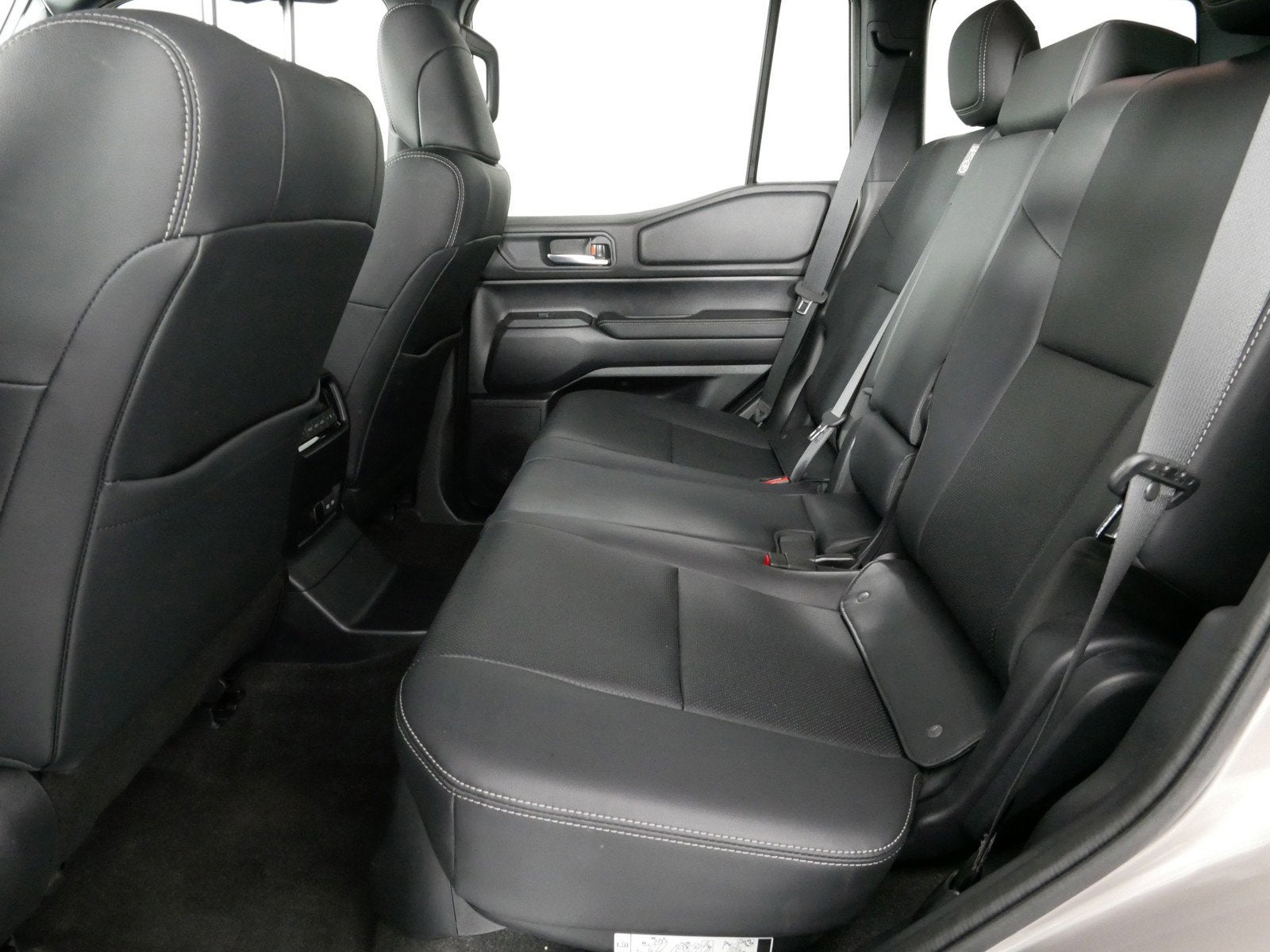 2025 Toyota Land Cruiser Base 4WD Hybrid *1-OWNER! LOW MILES!*