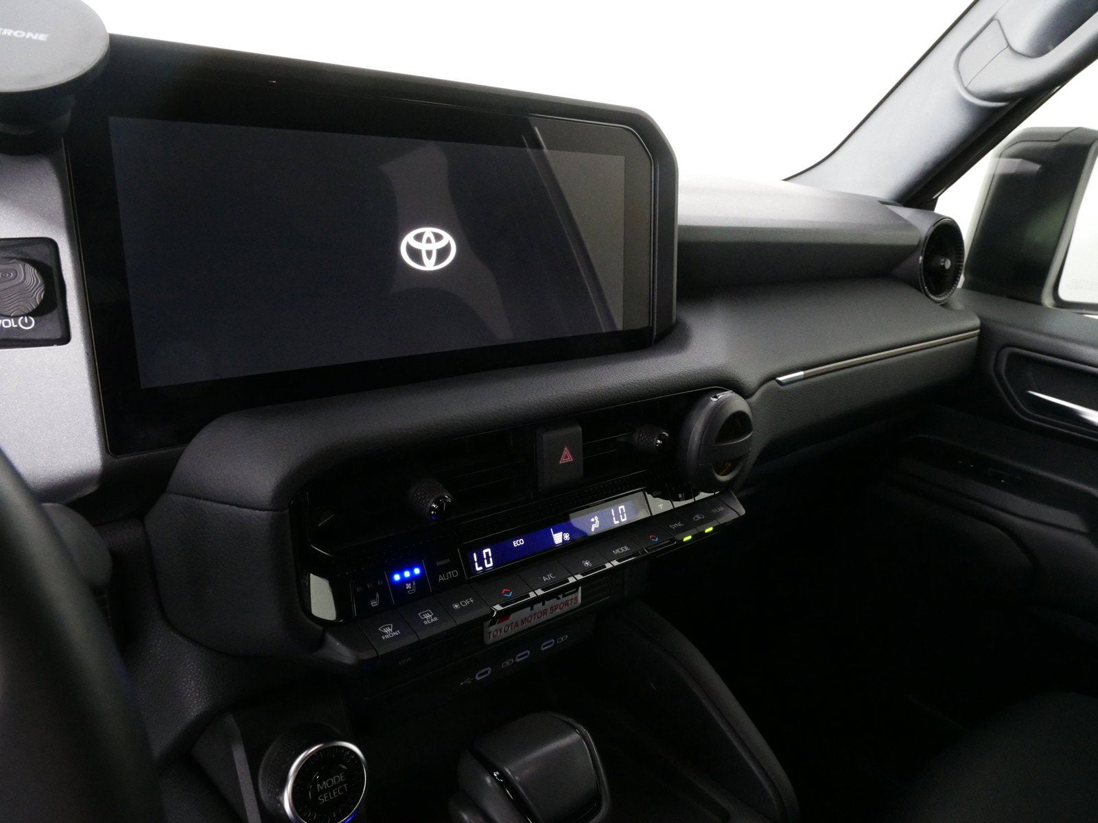 2024 Toyota Land Cruiser Base Hybrid 4WD *1-OWNER! LOW MILES!*