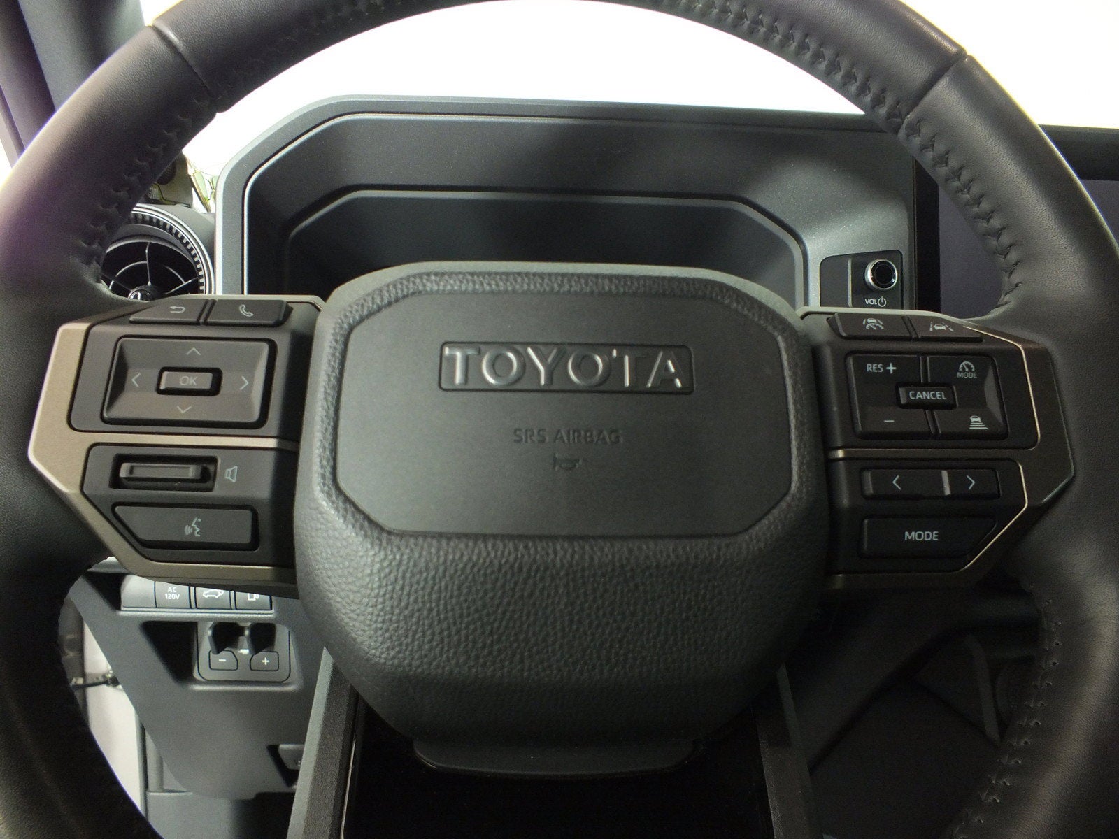 2024 Toyota Land Cruiser Base Hybrid 4WD *1-OWNER!*