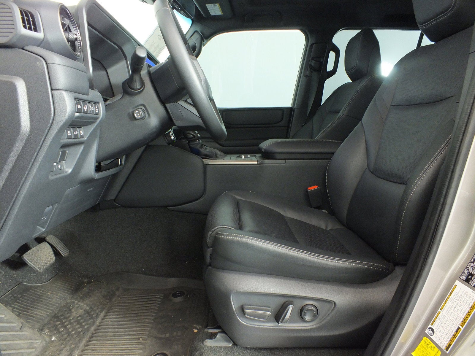 2024 Toyota Land Cruiser Base Hybrid 4WD *1-OWNER!*