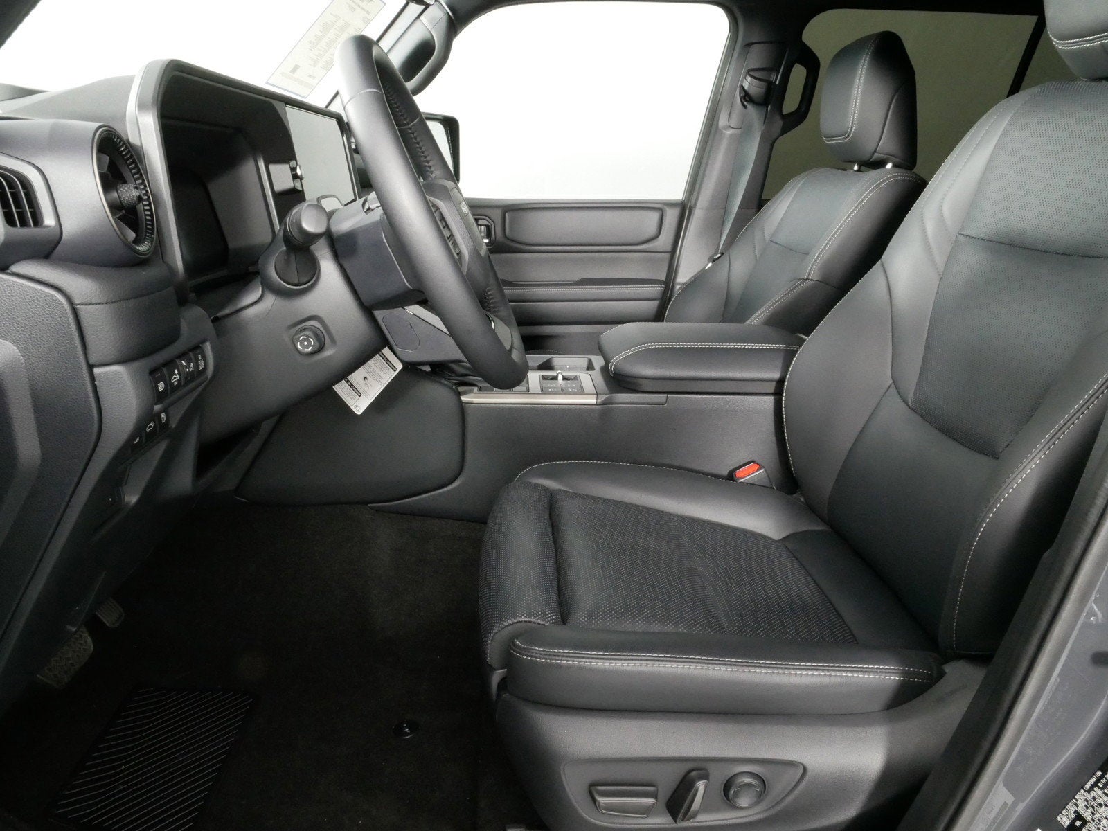 2025 Toyota Land Cruiser Base Hybrid 4WD *UNDER 20K MILES*