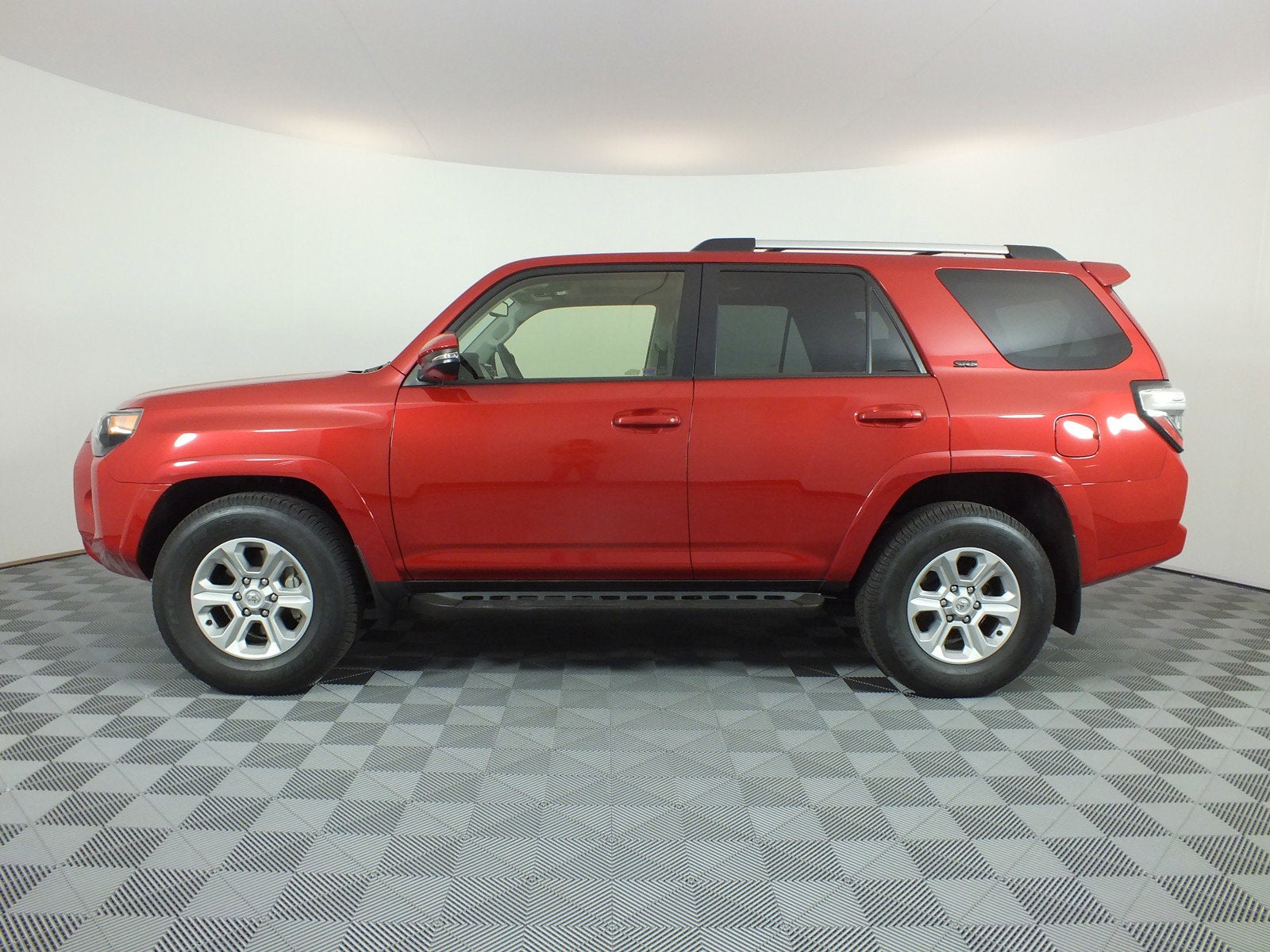 2024 Toyota 4Runner SR5 Premium *UNDER 20K MILES!*