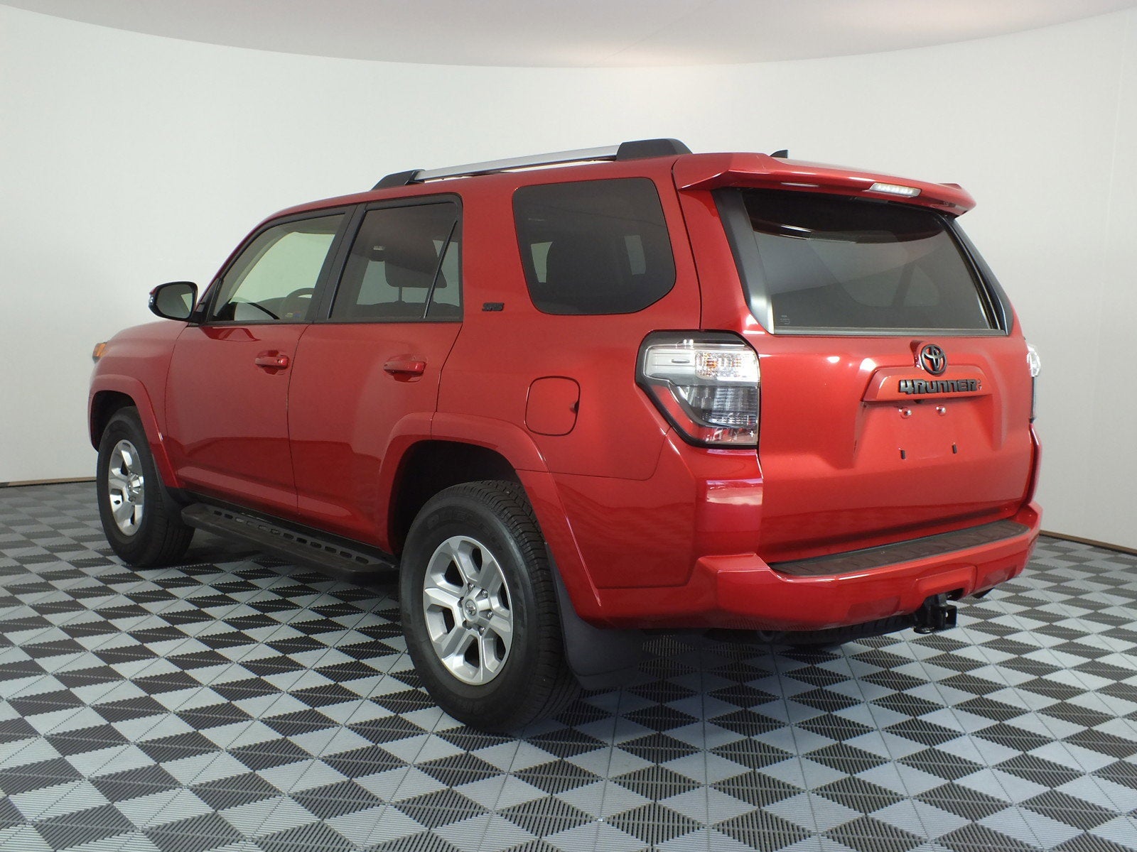 2024 Toyota 4Runner SR5 Premium *UNDER 20K MILES!*