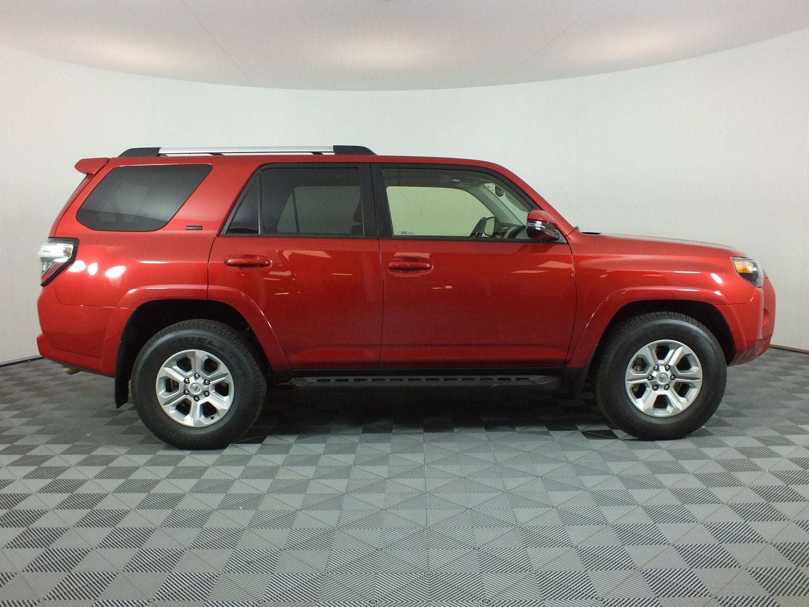 2024 Toyota 4Runner SR5 Premium *UNDER 20K MILES!*