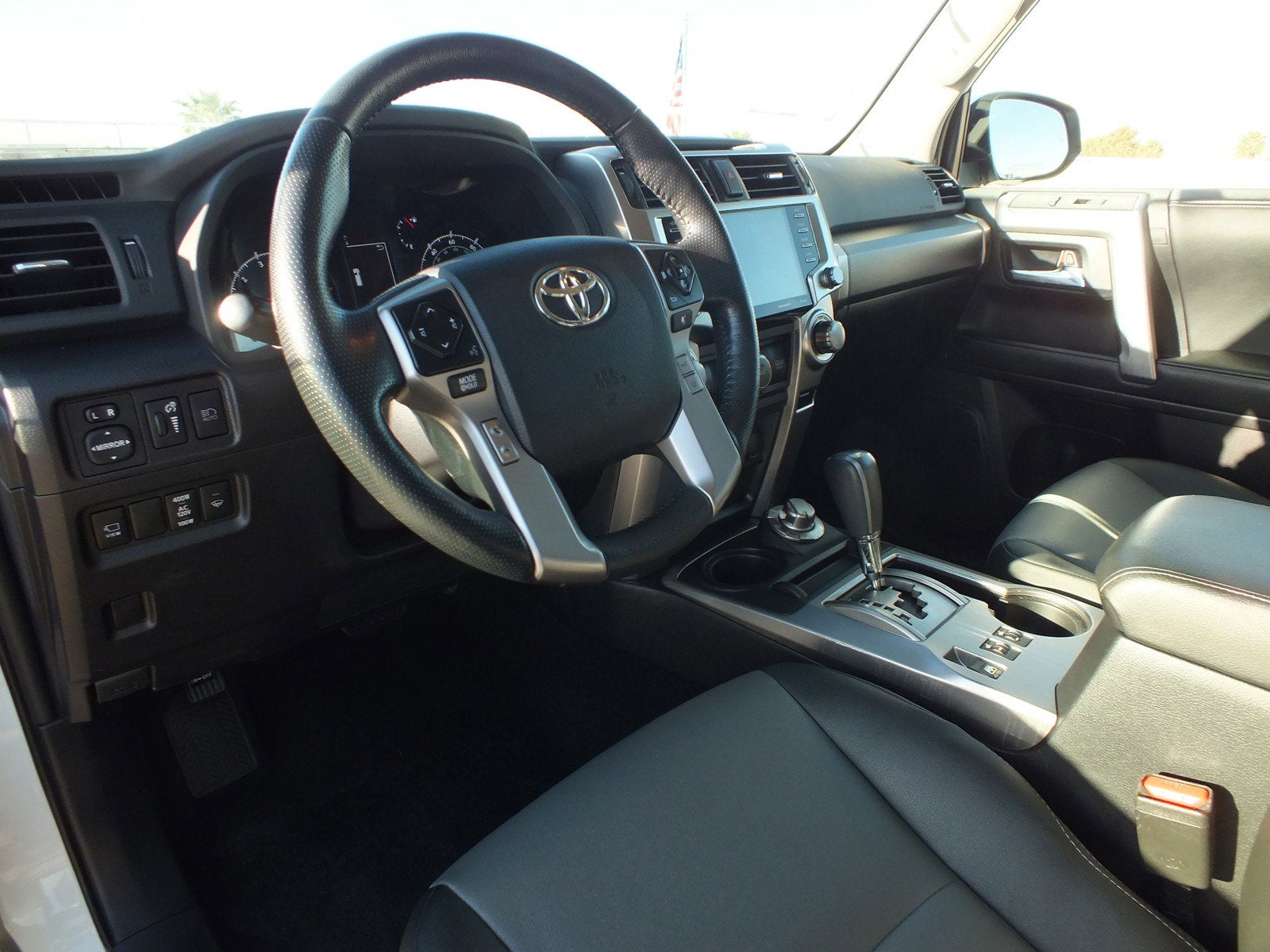 2024 Toyota 4Runner SR5 Premium 4X4 *1 OWNER, CLEAN CARFAX!*