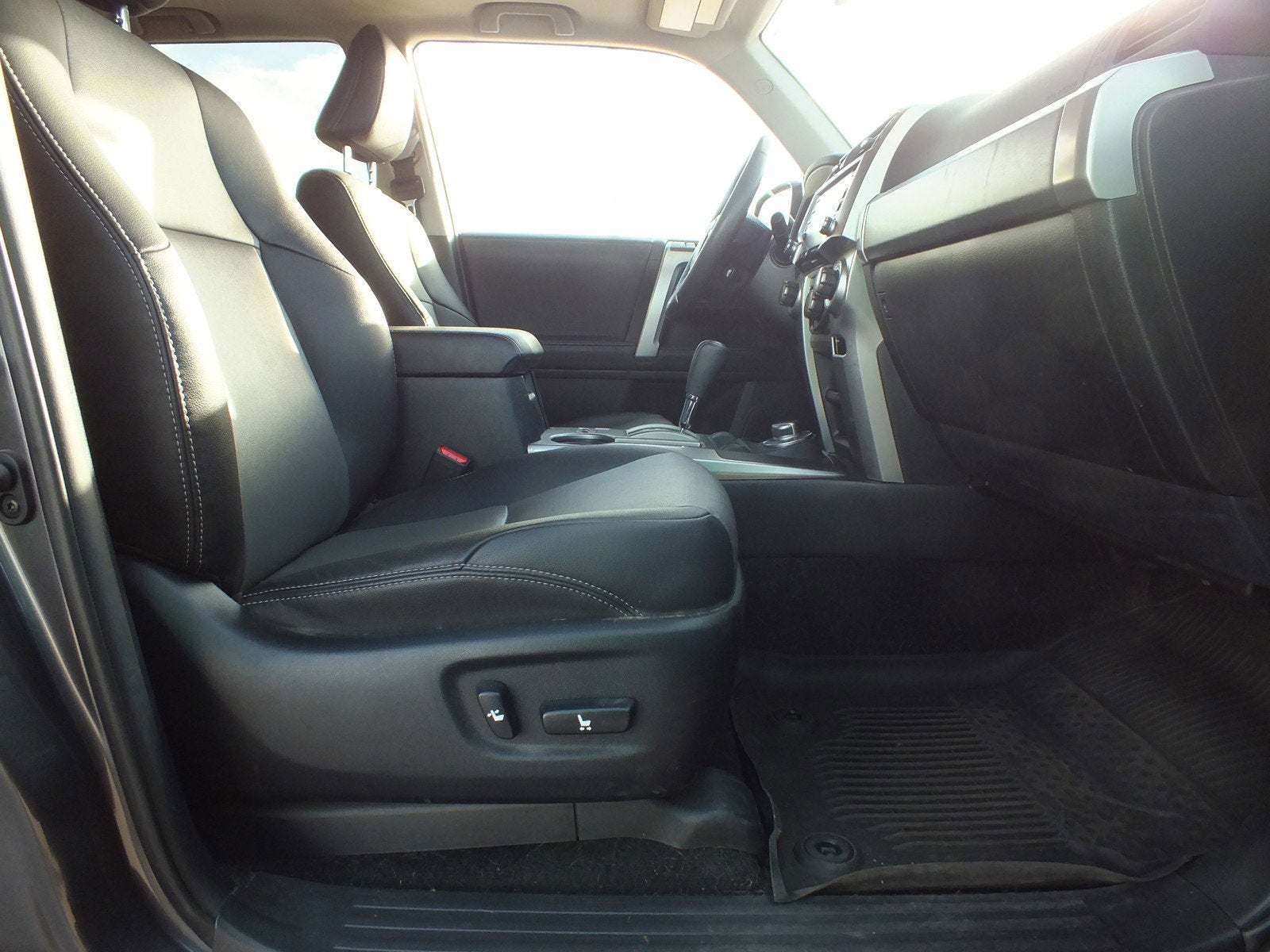 2023 Toyota 4Runner SR5 Premium 4WD *1-OWNER*