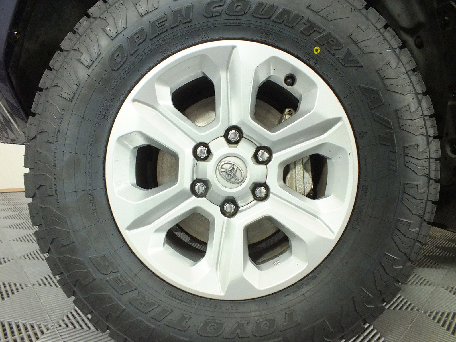 2023 Toyota 4Runner SR5 Premium 4WD *1-OWNER!*