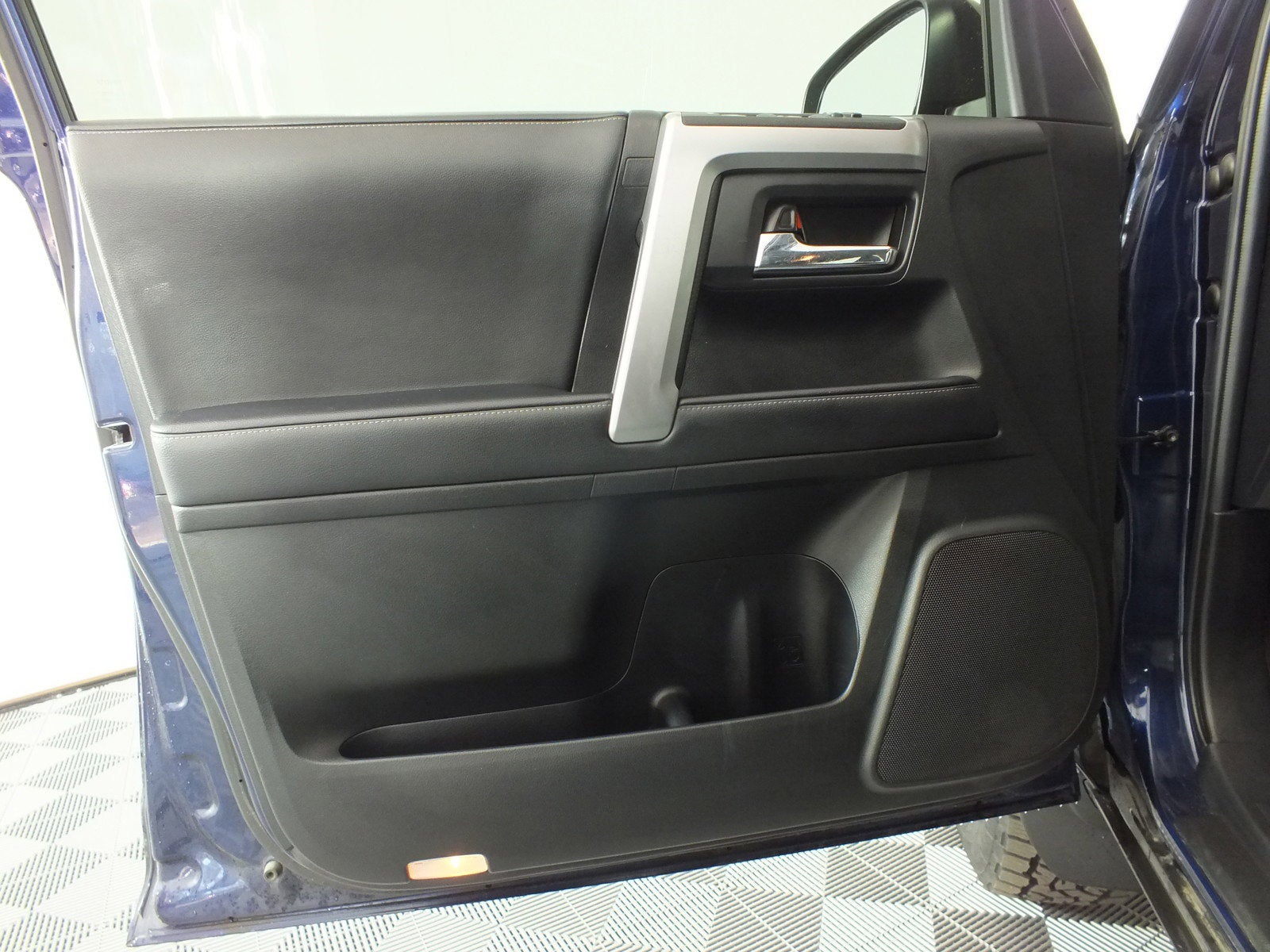 2023 Toyota 4Runner SR5 Premium 4WD *1-OWNER!*