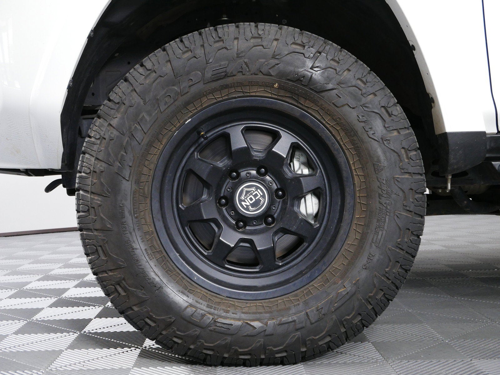 2024 Toyota 4Runner TRD Off Road Premium 4WD *1-OWNER, CLEAN CARFAX!*