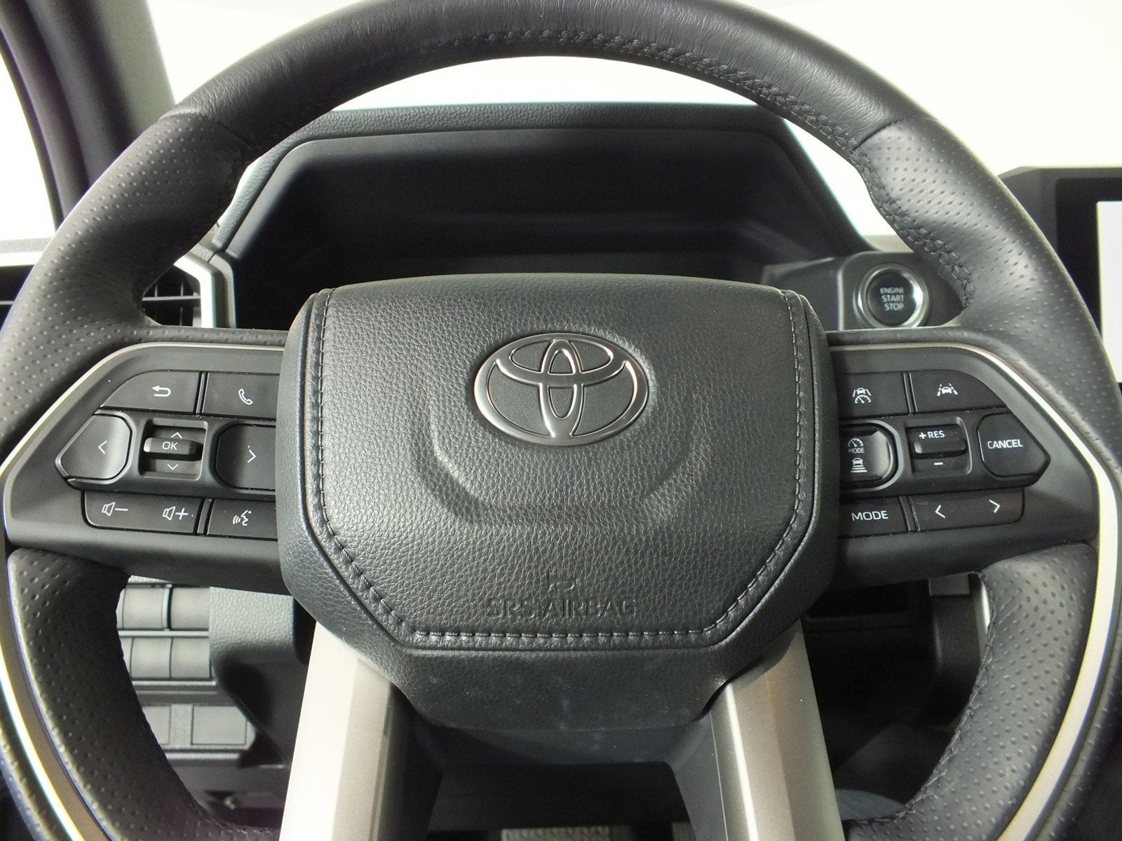 2025 Toyota 4Runner SR5 4WD *1-OWNER*