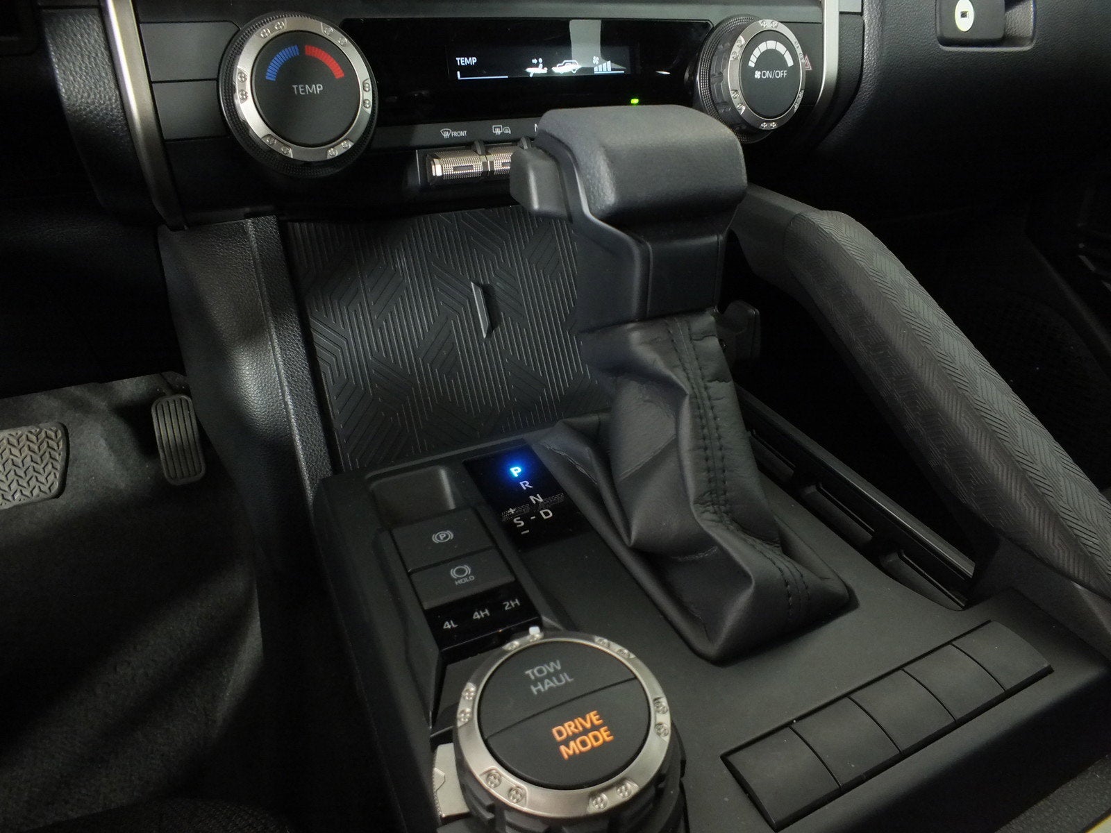 2025 Toyota 4Runner SR5 4WD *1-OWNER*