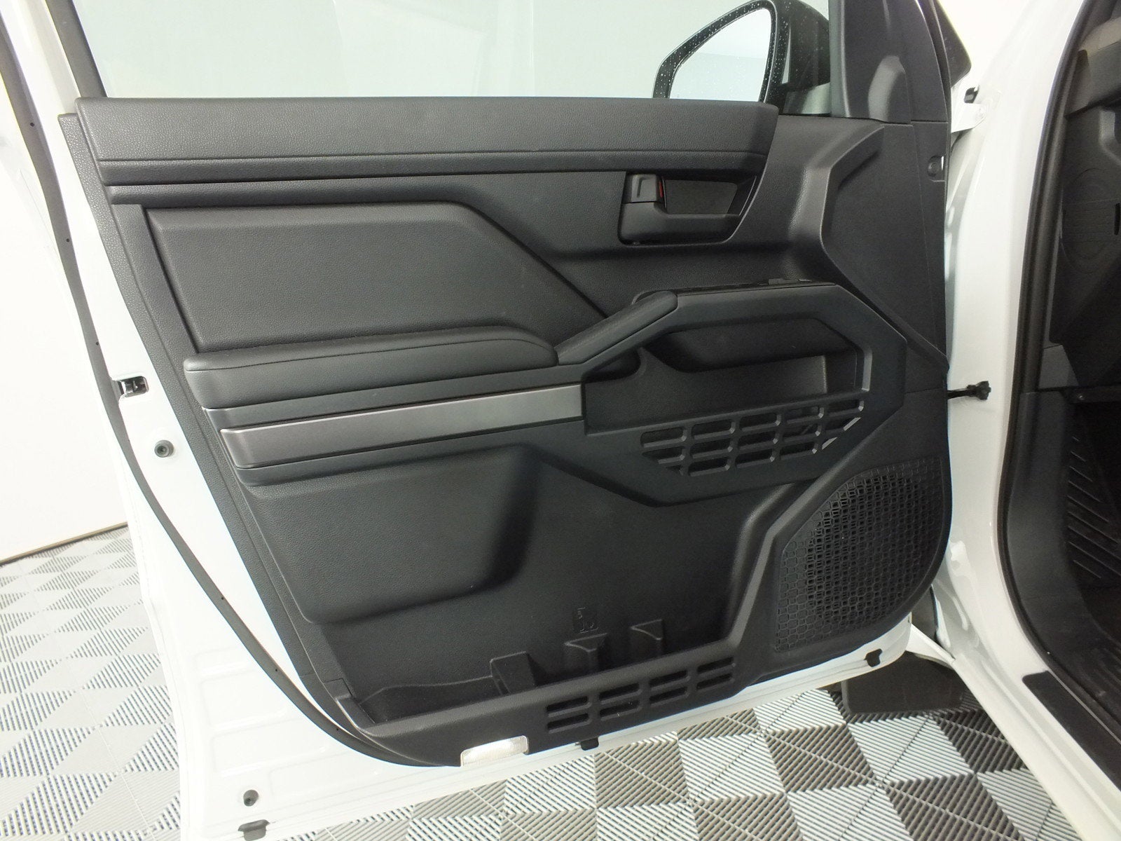 2025 Toyota 4Runner SR5 4WD *1-OWNER*