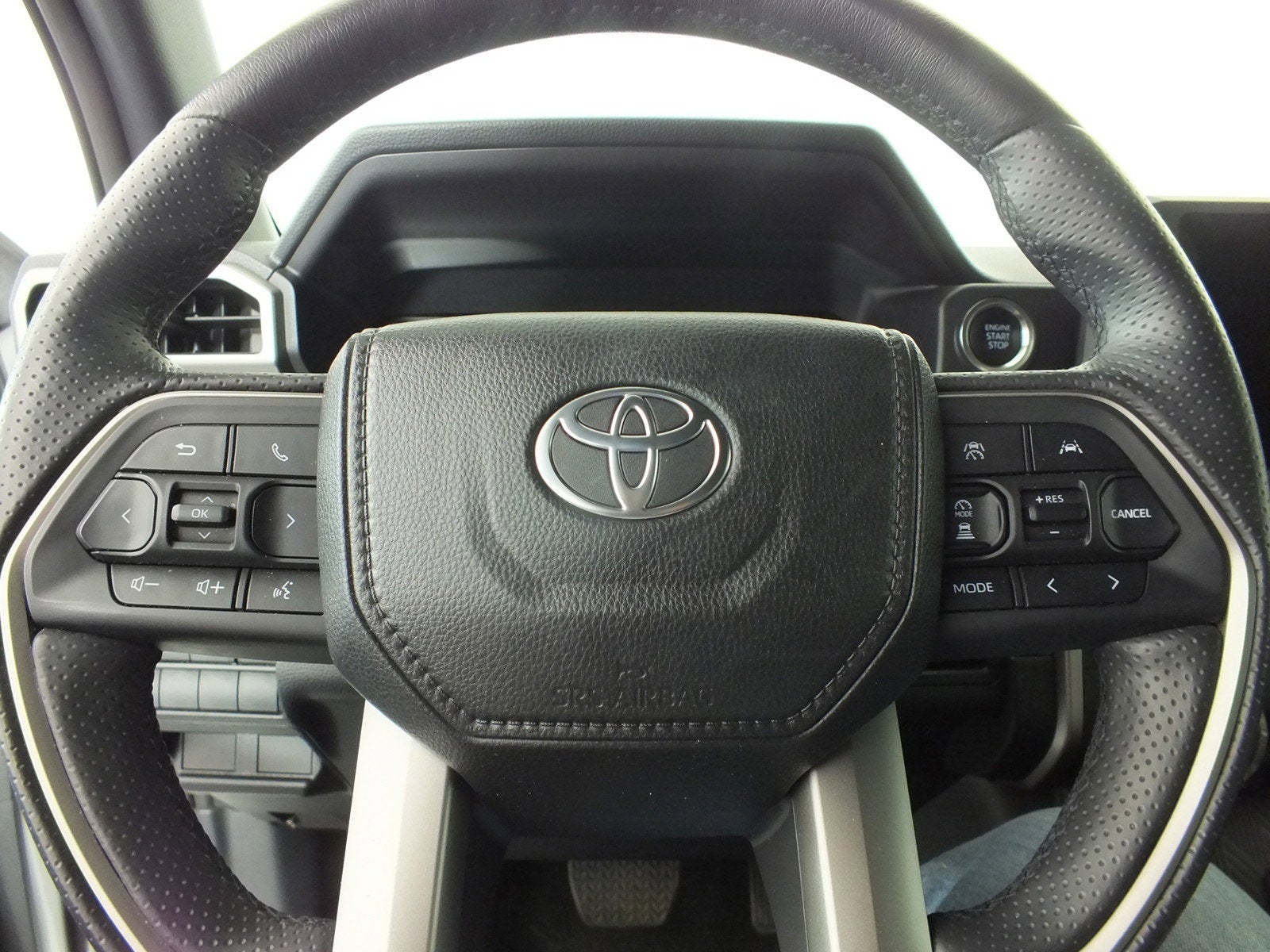 2025 Toyota 4Runner SR5 4WD *1-OWNER*