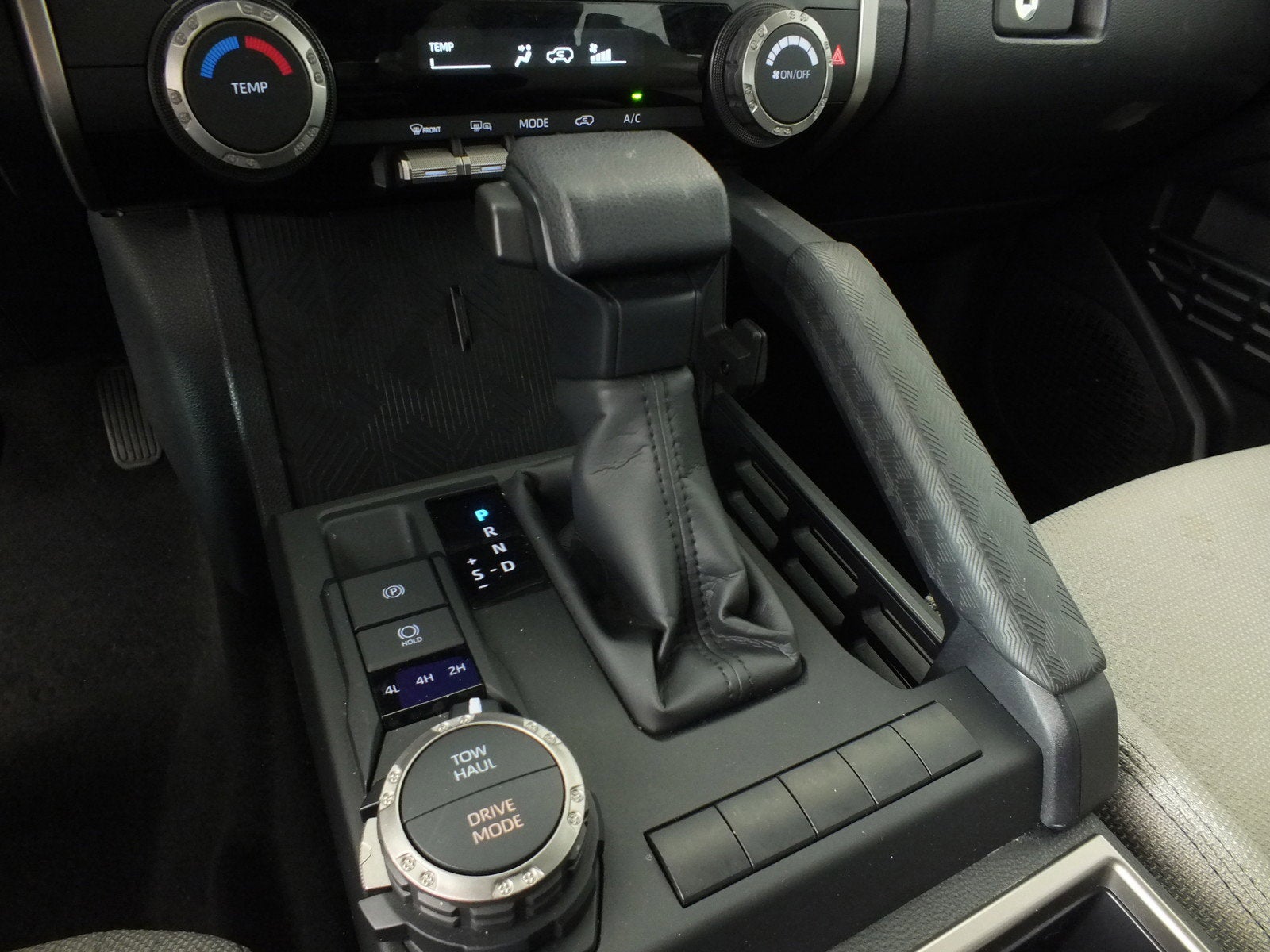 2025 Toyota 4Runner SR5 4WD *1-OWNER*