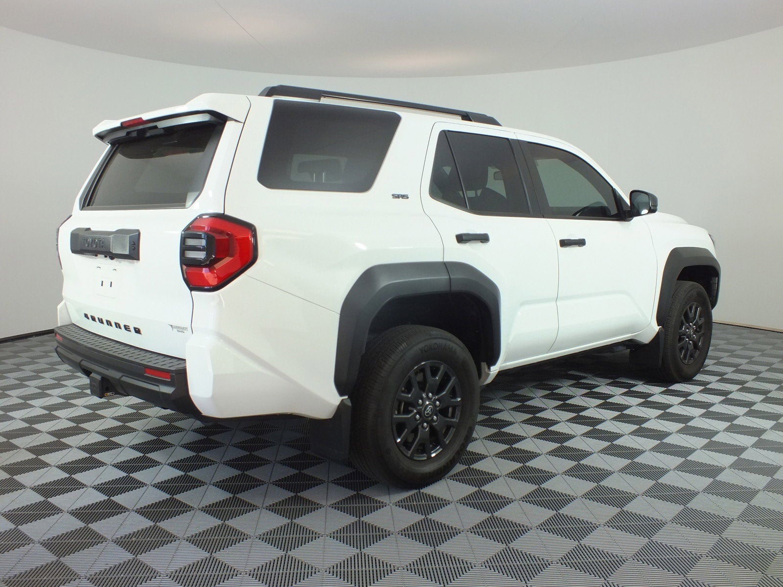 2025 Toyota 4Runner SR5 4WD *1-OWNER*