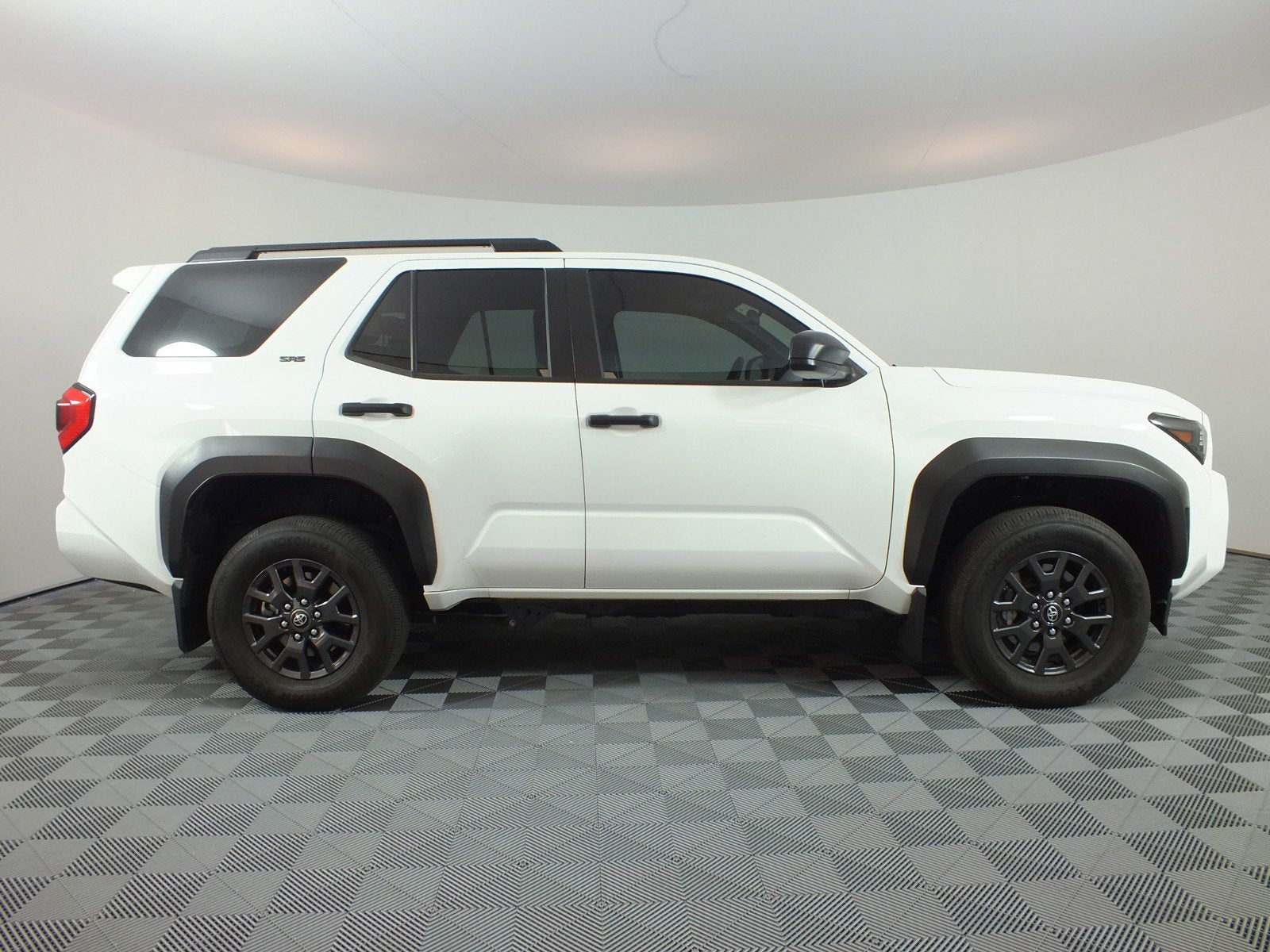 2025 Toyota 4Runner SR5 4WD *1-OWNER*