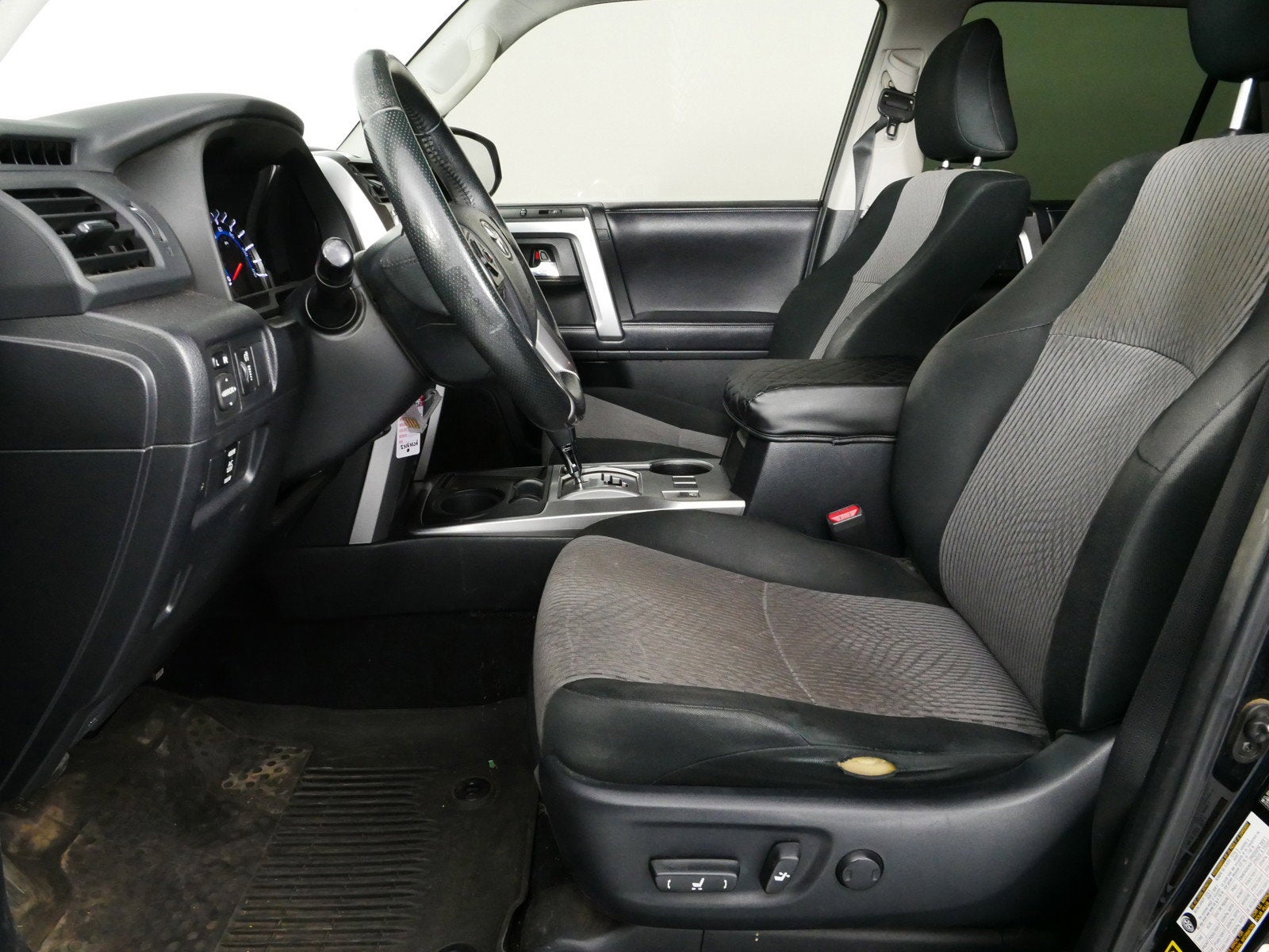 2018 Toyota 4Runner SR5 RWD *ROOMY!*