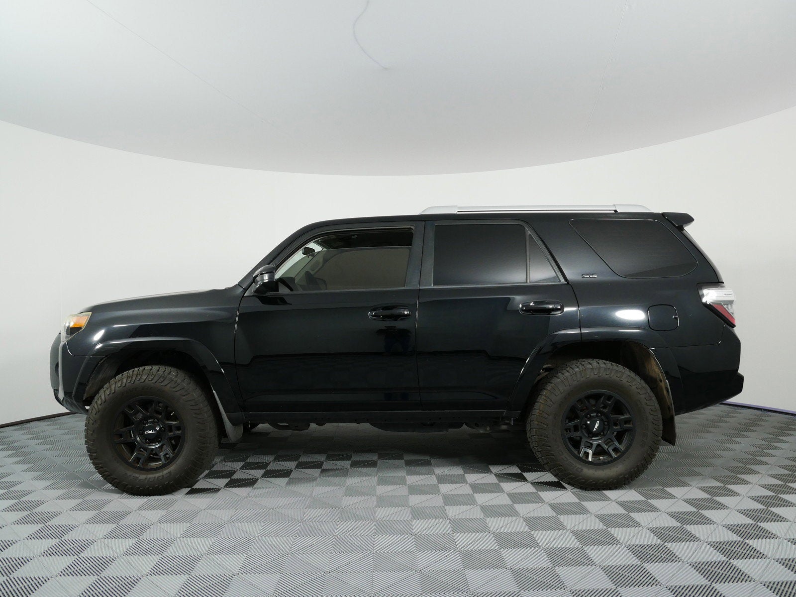 2018 Toyota 4Runner SR5 RWD *ROOMY!*