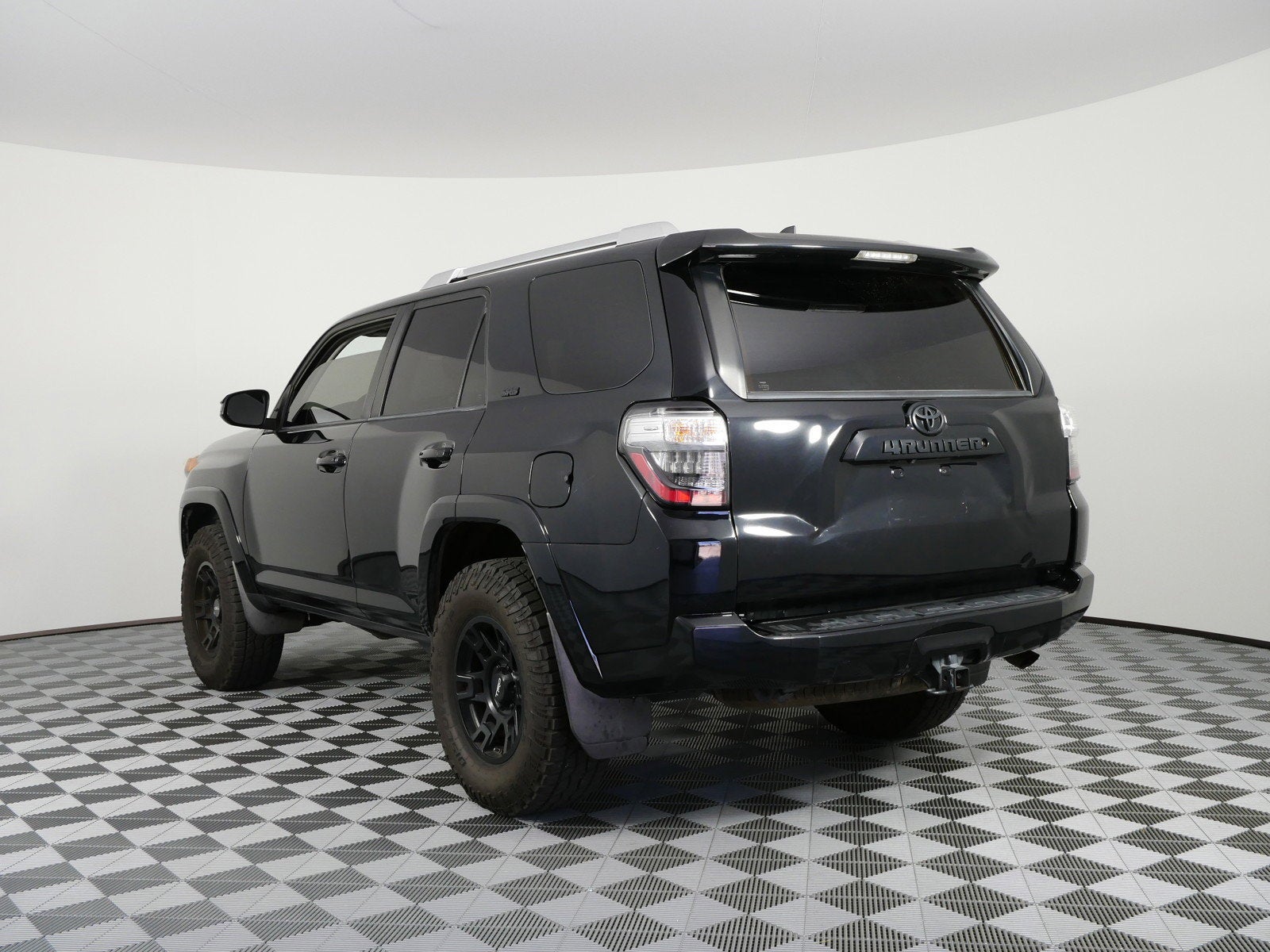 2018 Toyota 4Runner SR5 RWD *ROOMY!*