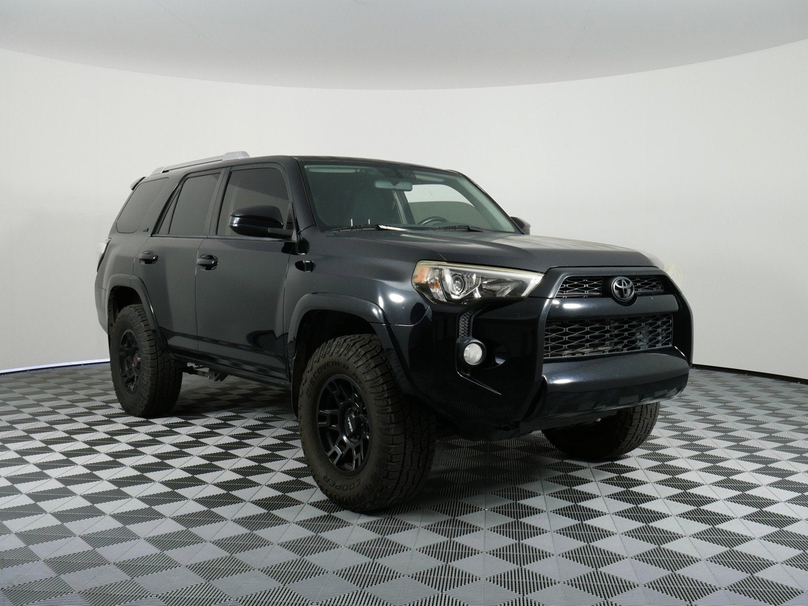 2018 Toyota 4Runner SR5 RWD *ROOMY!*