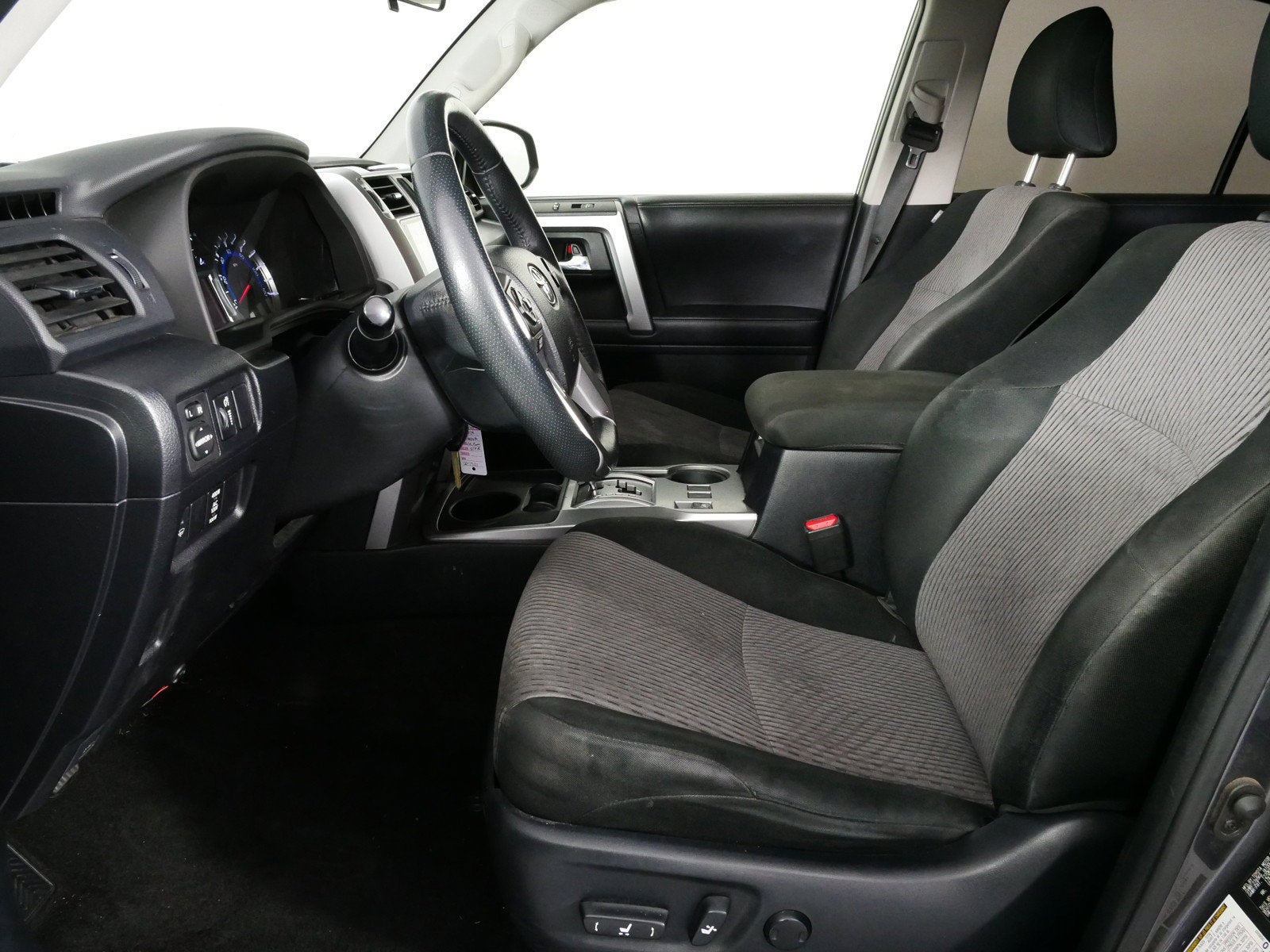 2019 Toyota 4Runner SR5 *WELL MAINTAINED*