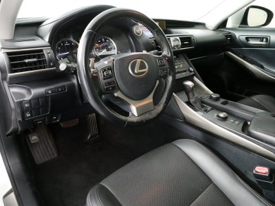 2019 Lexus IS IS 300 *SPORTY & RELIABLE!*