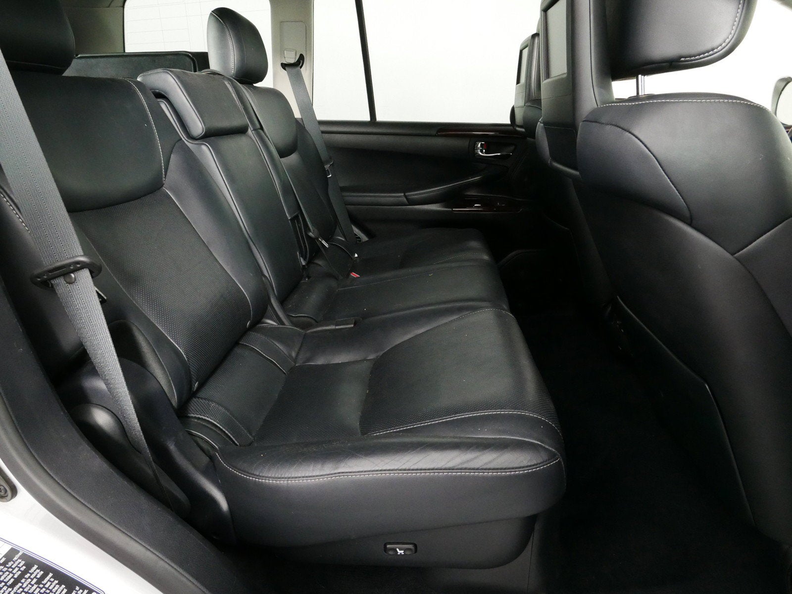 2014 Lexus LX 570 570 4WD *VERY WELL MAINTAINED!*