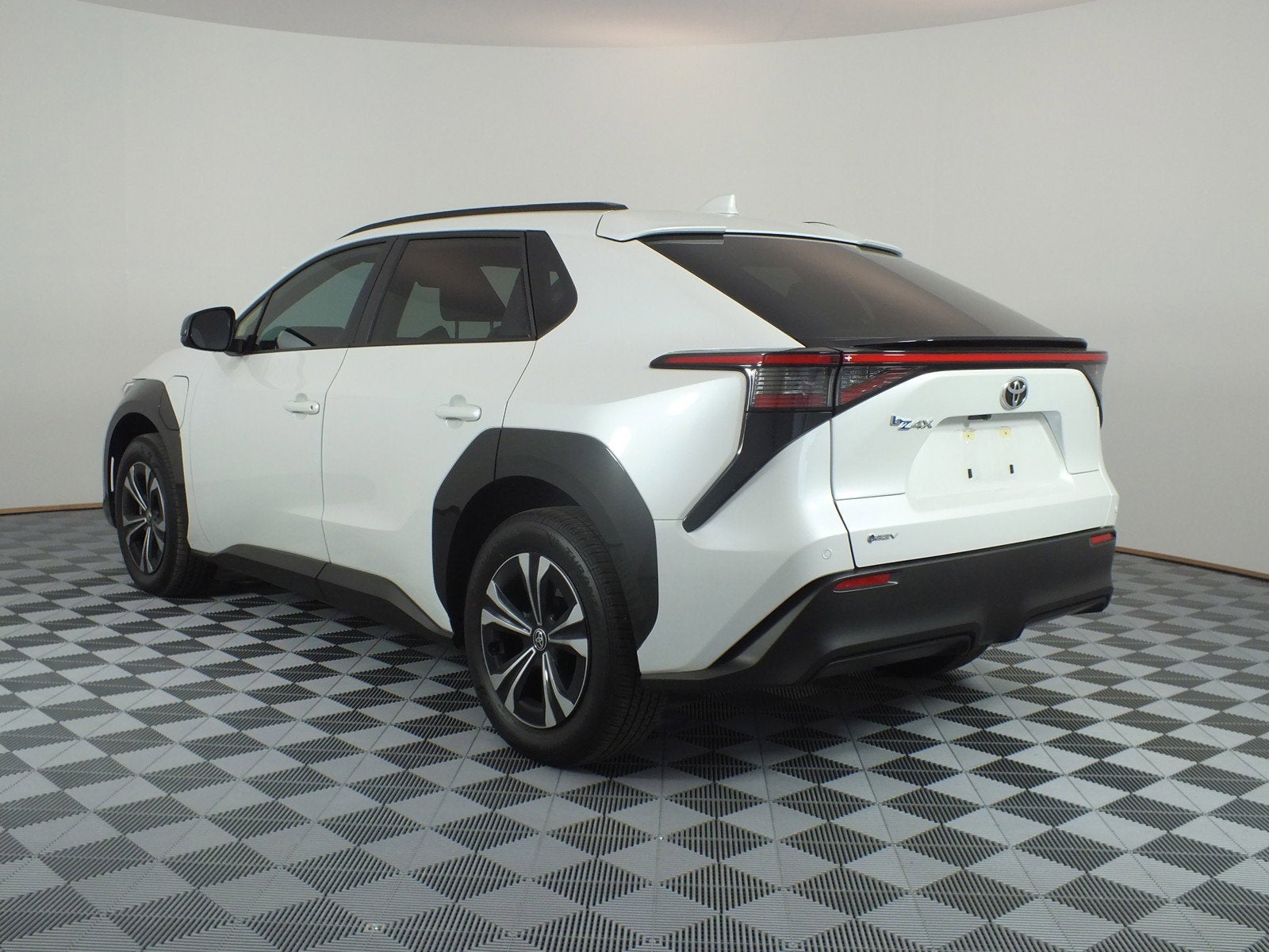 2025 Toyota bZ4X XLE *1-OWNER*