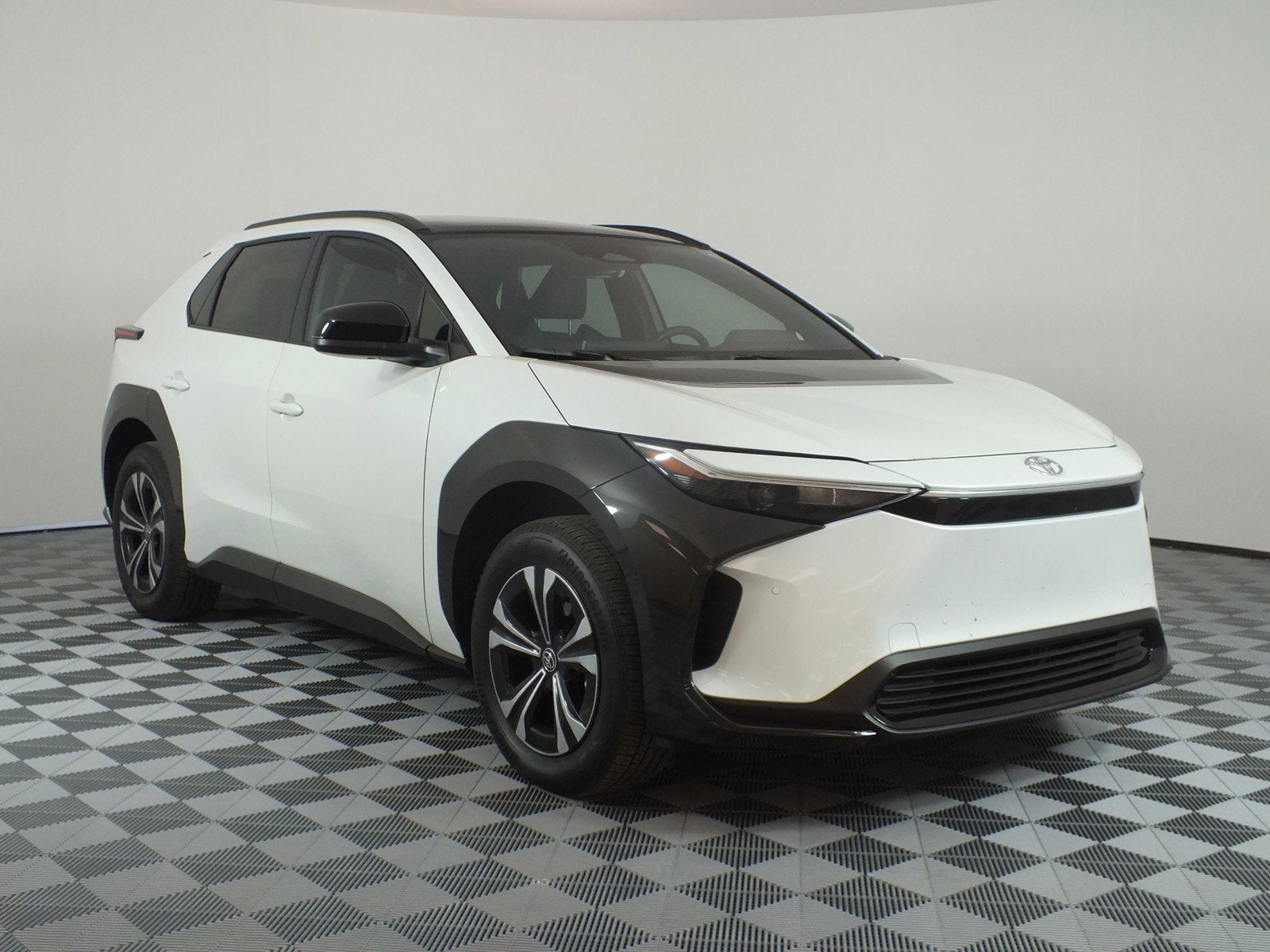 2025 Toyota bZ4X XLE *1-OWNER*