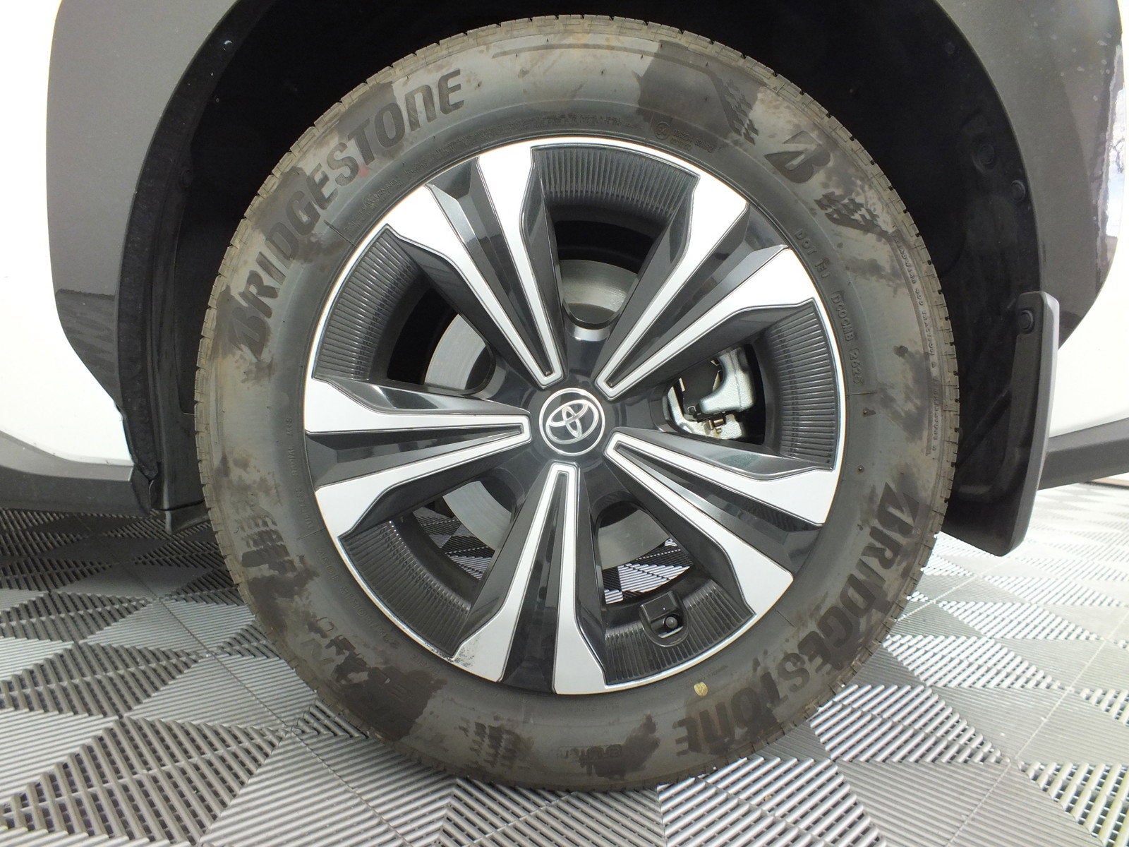 2024 Toyota bZ4X XLE AWD *1-OWNER*