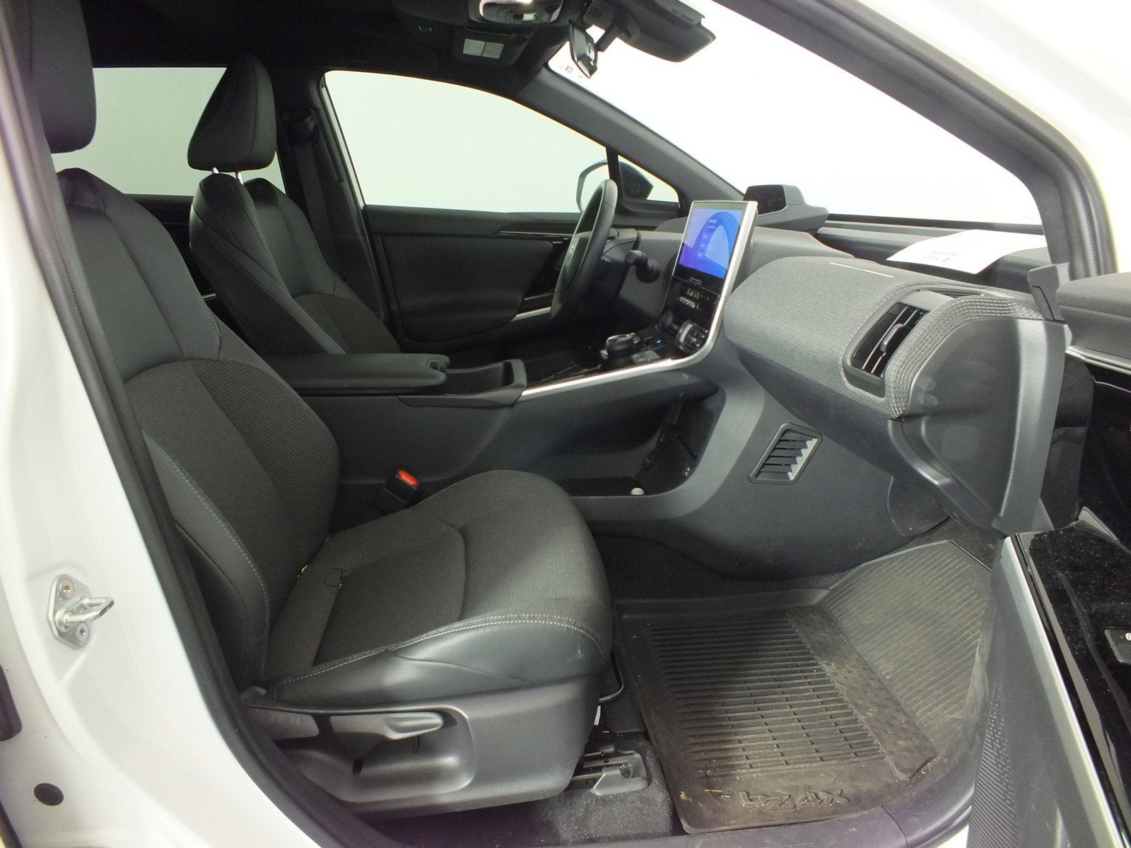 2024 Toyota bZ4X XLE AWD *1-OWNER*