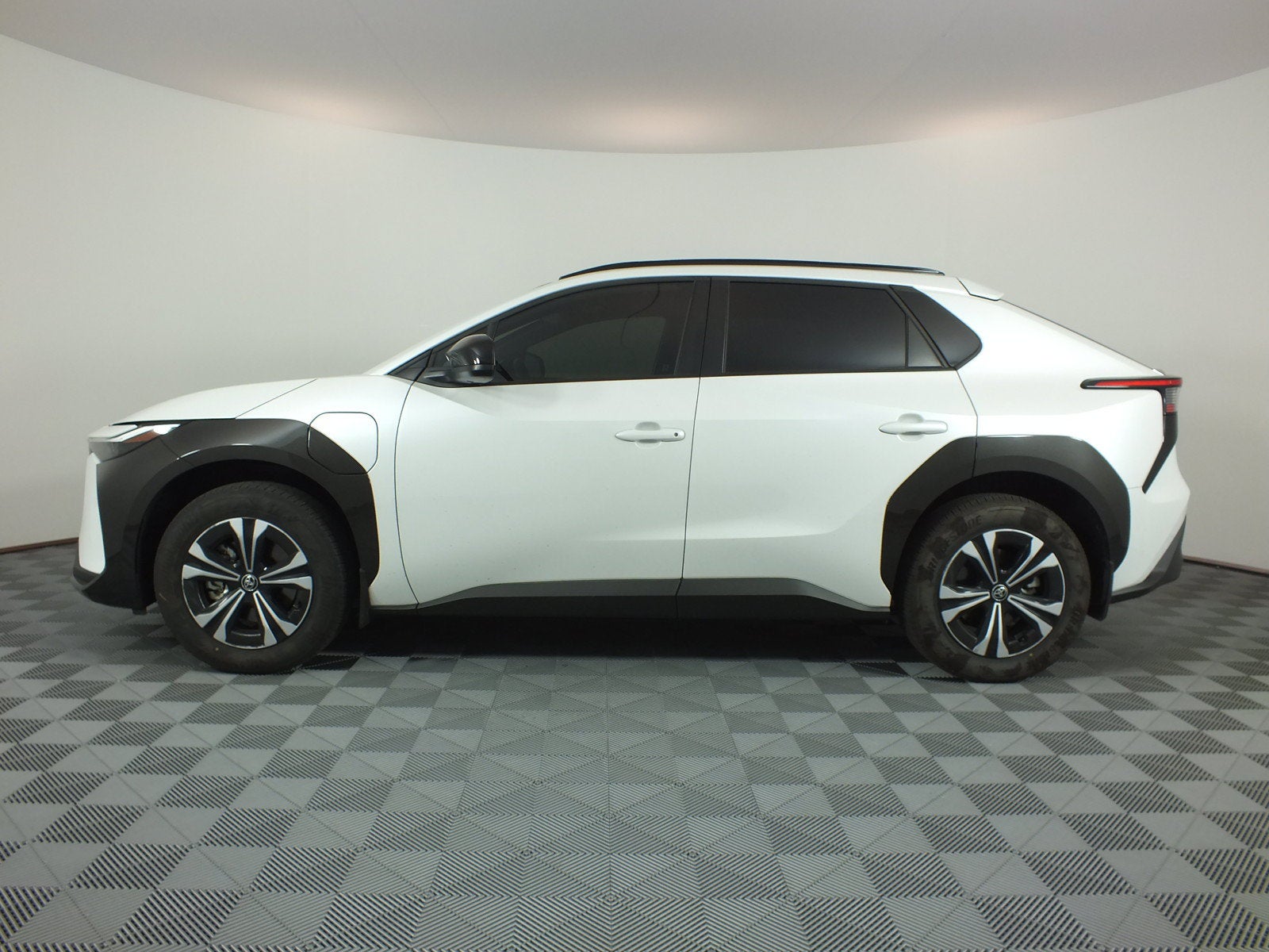 2024 Toyota bZ4X XLE AWD *1-OWNER*