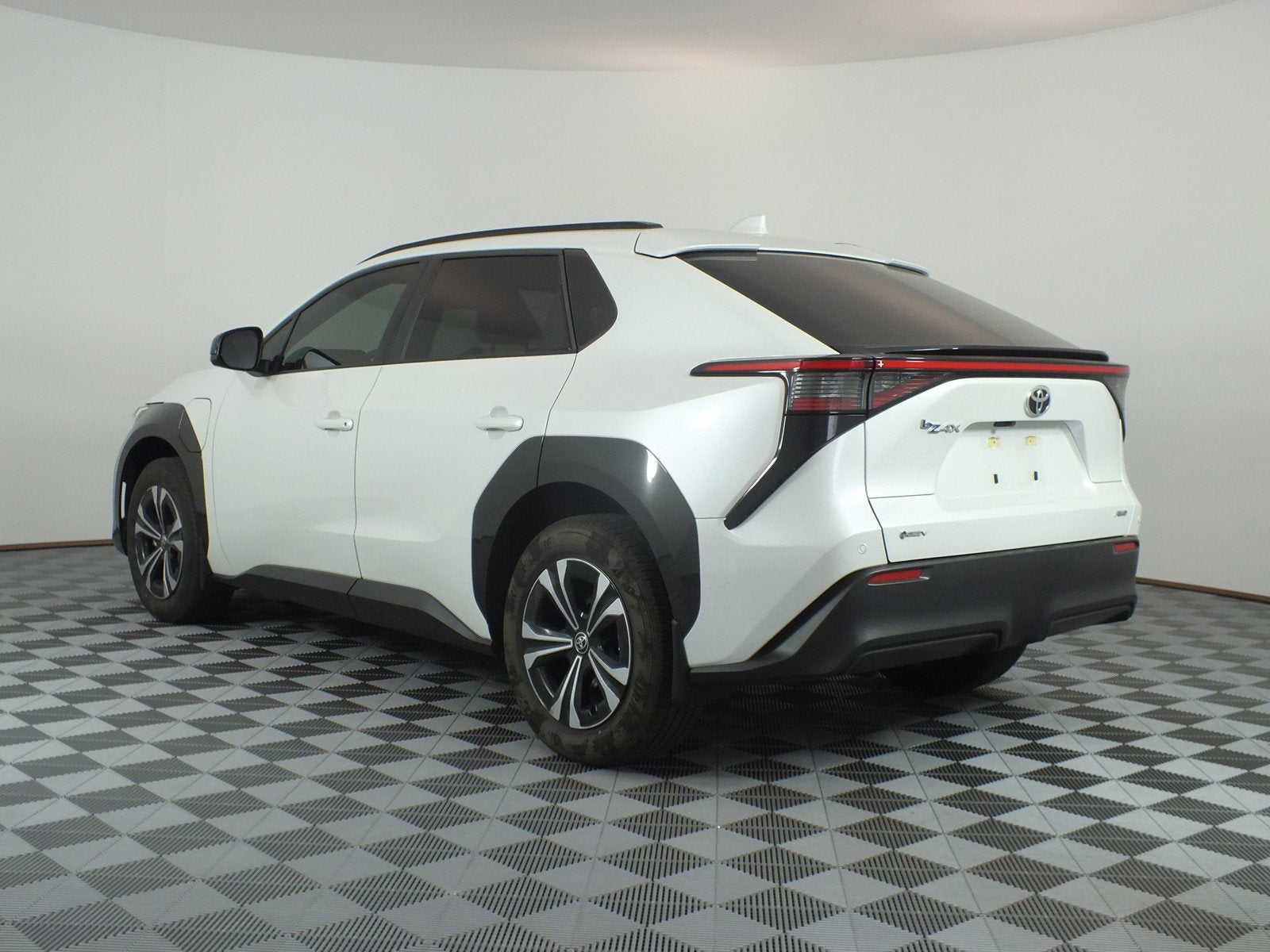 2024 Toyota bZ4X XLE AWD *1-OWNER*
