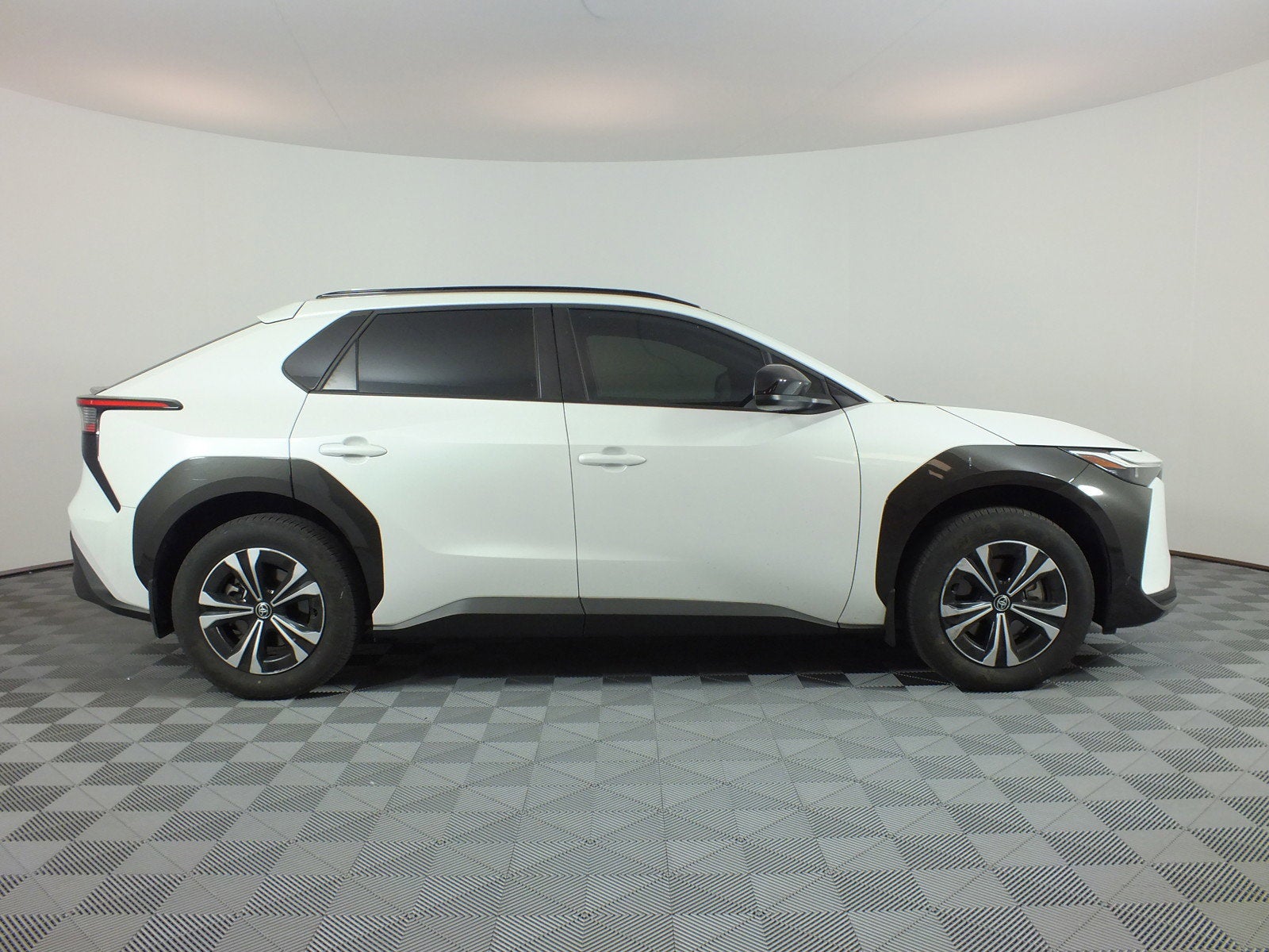 2024 Toyota bZ4X XLE AWD *1-OWNER*