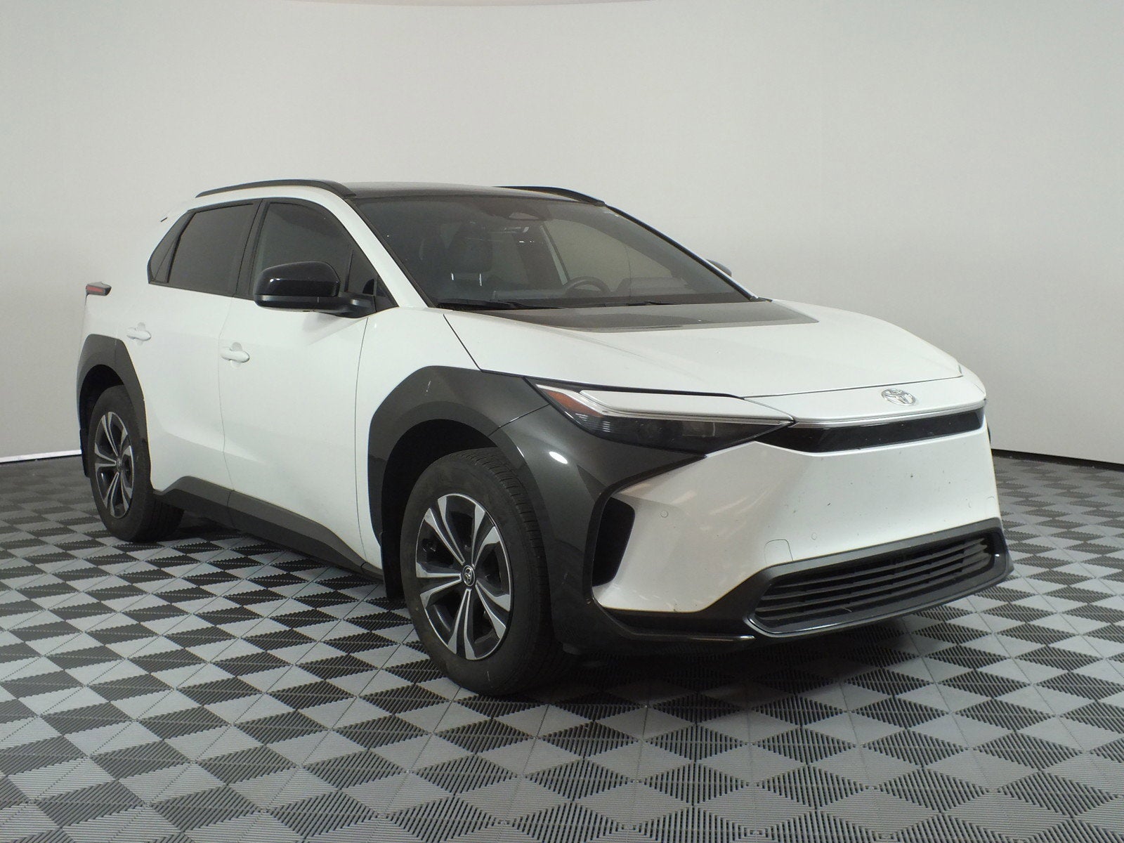 2024 Toyota bZ4X XLE AWD *1-OWNER*