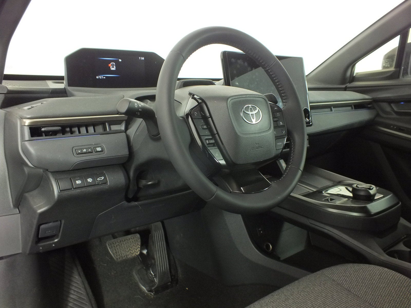 2026 Toyota bZ XLE AWD *1-OWNER! UNDER 7K MILES!*