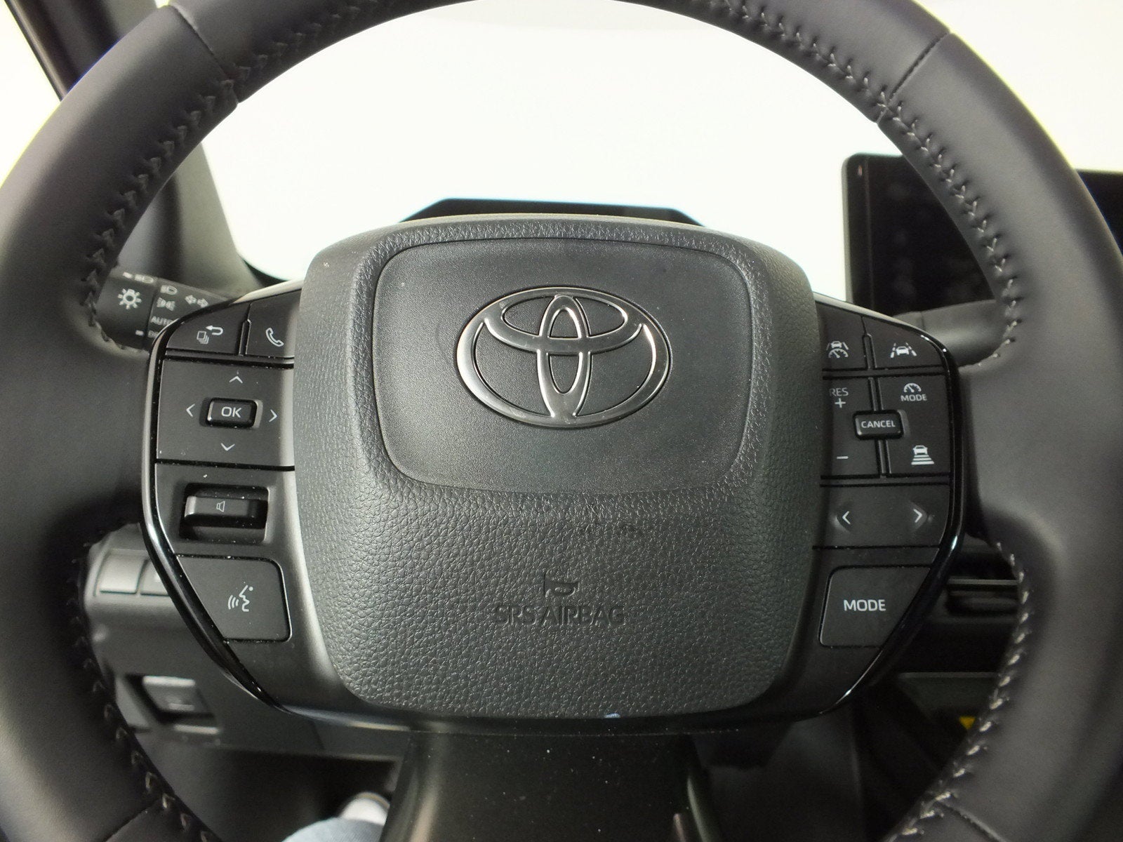 2026 Toyota bZ XLE AWD *1-OWNER! UNDER 7K MILES!*