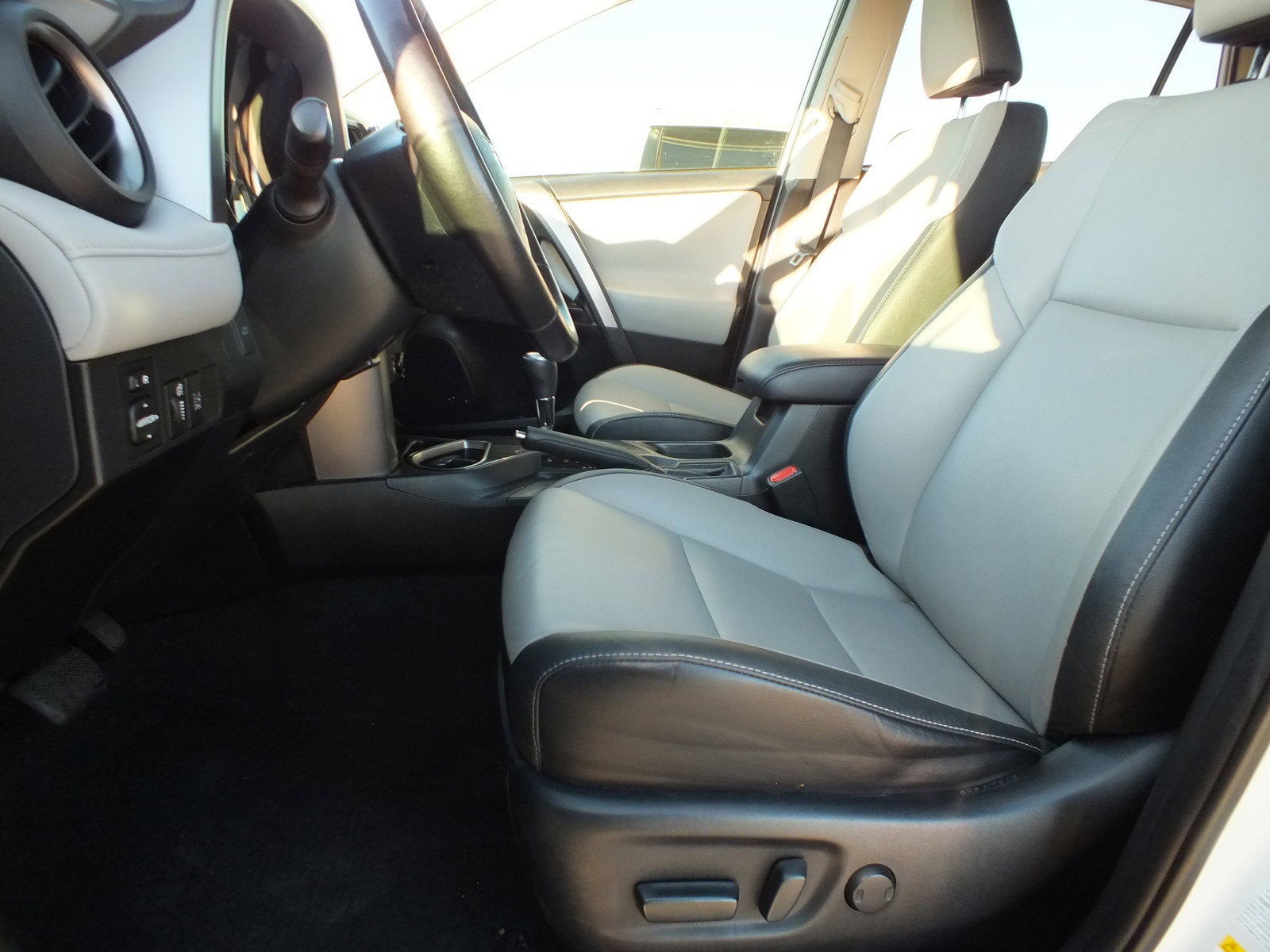 2017 Toyota RAV4 Hybrid Limited AWD *1 OWNER, CLEAN CARFAX!*