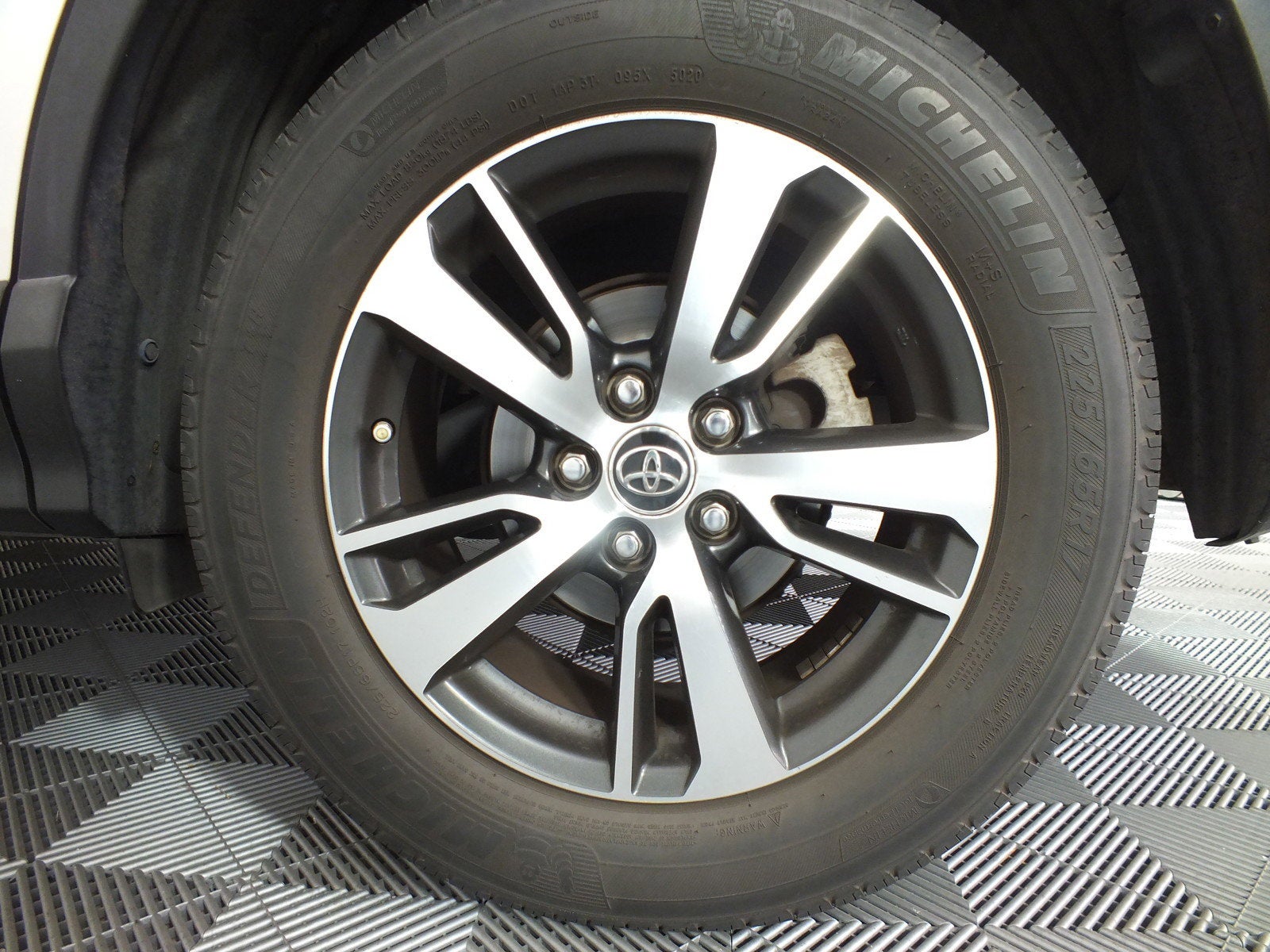 2018 Toyota RAV4 XLE AWD *RELIABLE DAILY DRIVER*