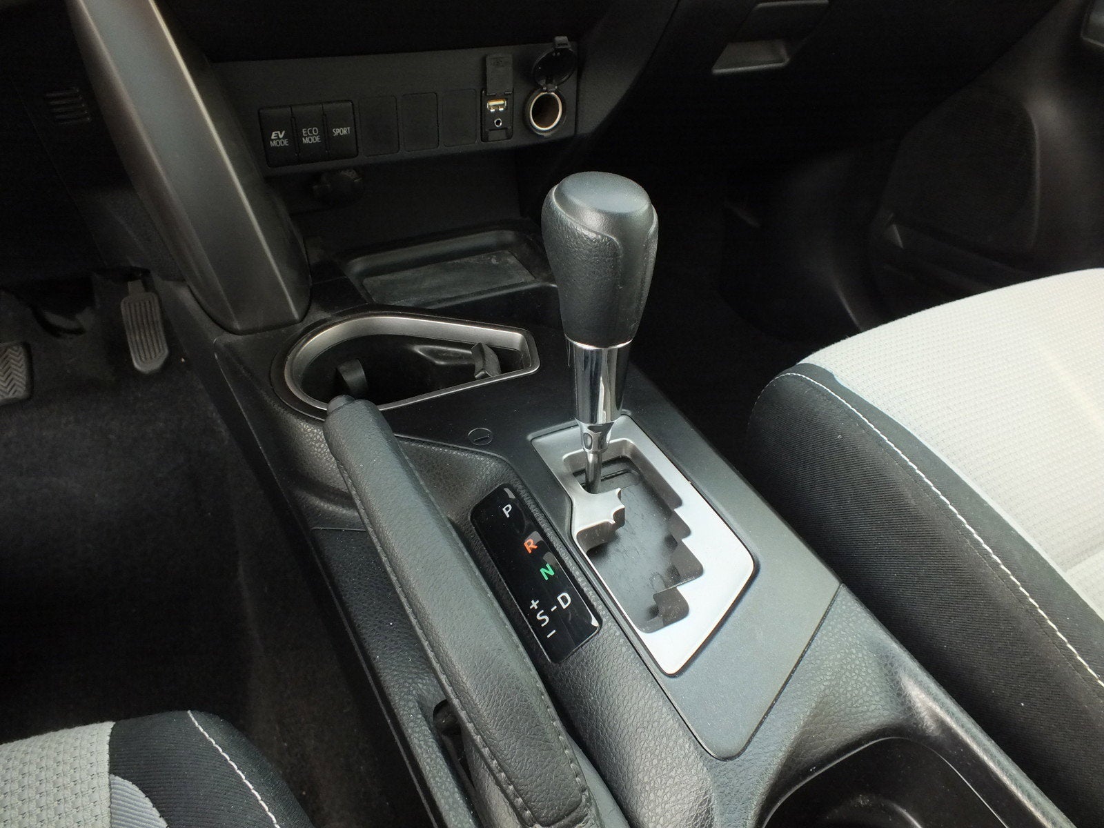 2016 Toyota RAV4 Hybrid XLE AWD *1-OWNER*