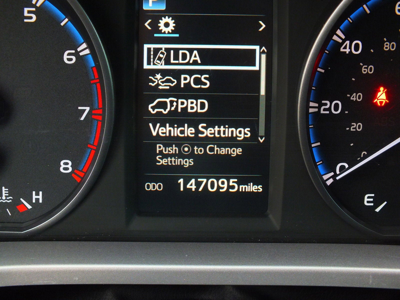 2017 Toyota RAV4 XLE *CLEAN CARFAX*