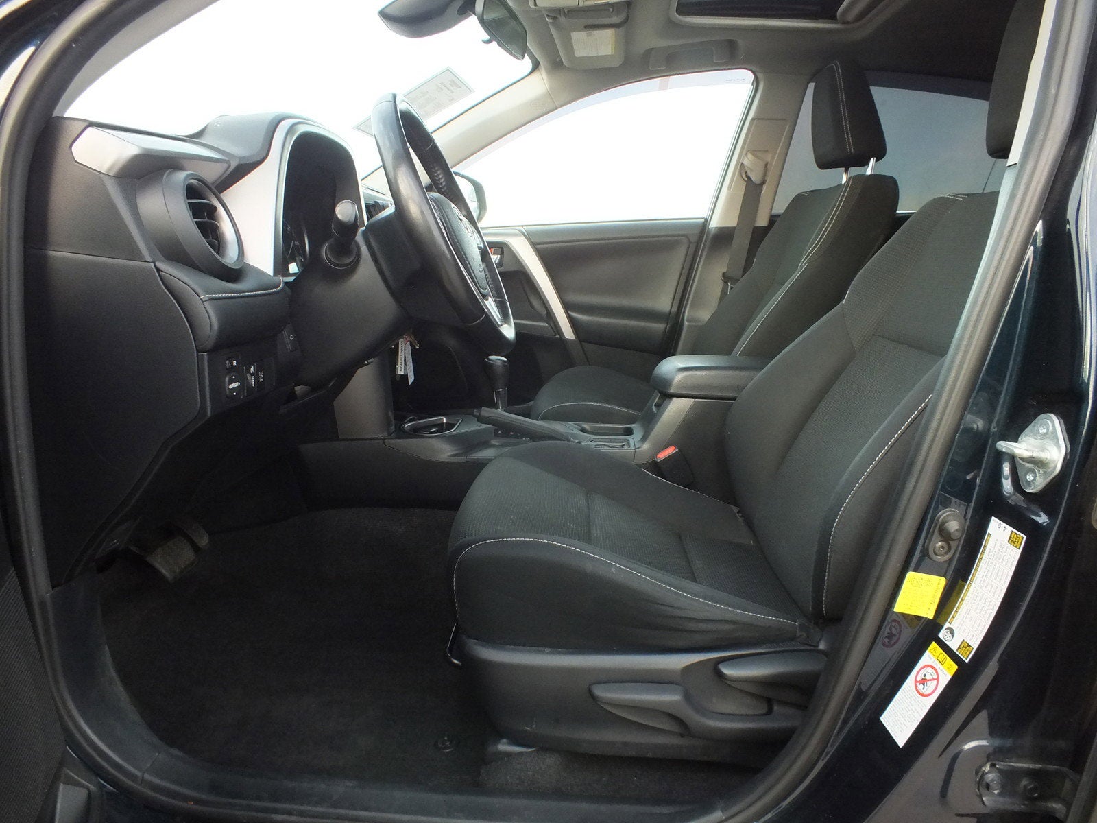 2017 Toyota RAV4 XLE *CLEAN CARFAX*