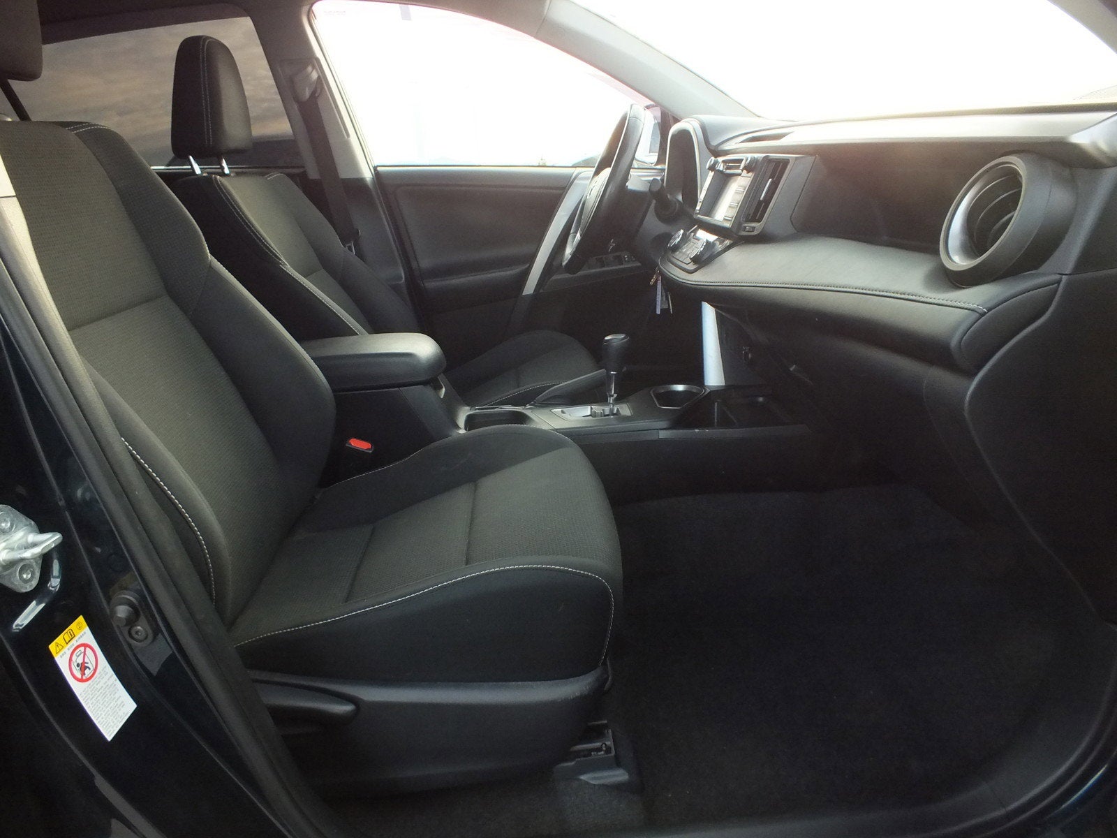 2017 Toyota RAV4 XLE *CLEAN CARFAX*