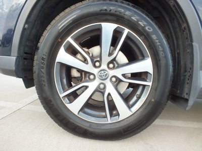 2017 Toyota RAV4 XLE *CLEAN CARFAX*